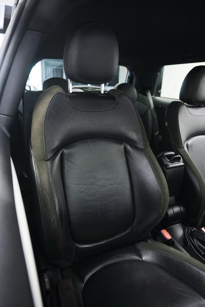 Mini Hatch view 10