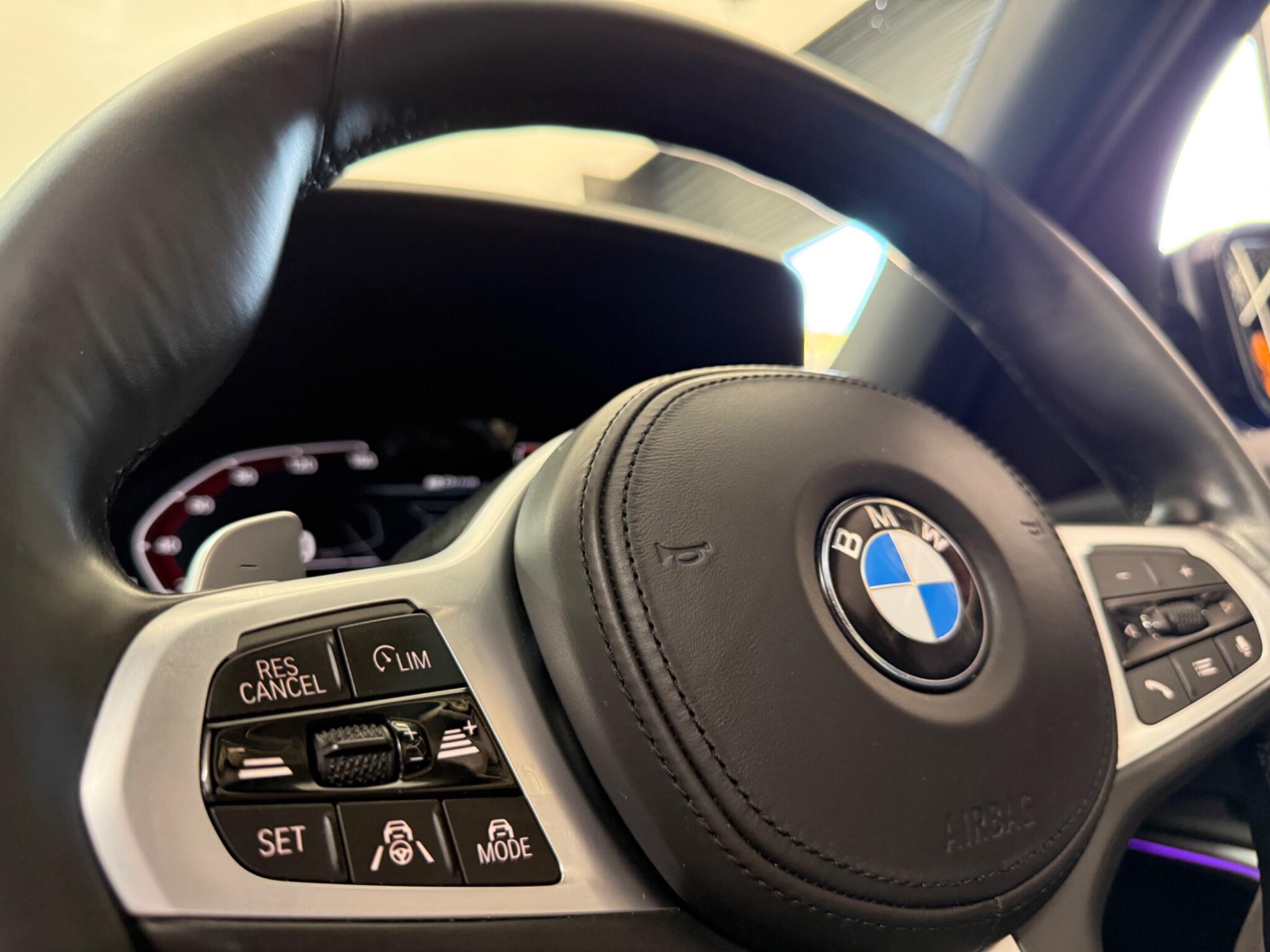 BMW 3 Series view 23