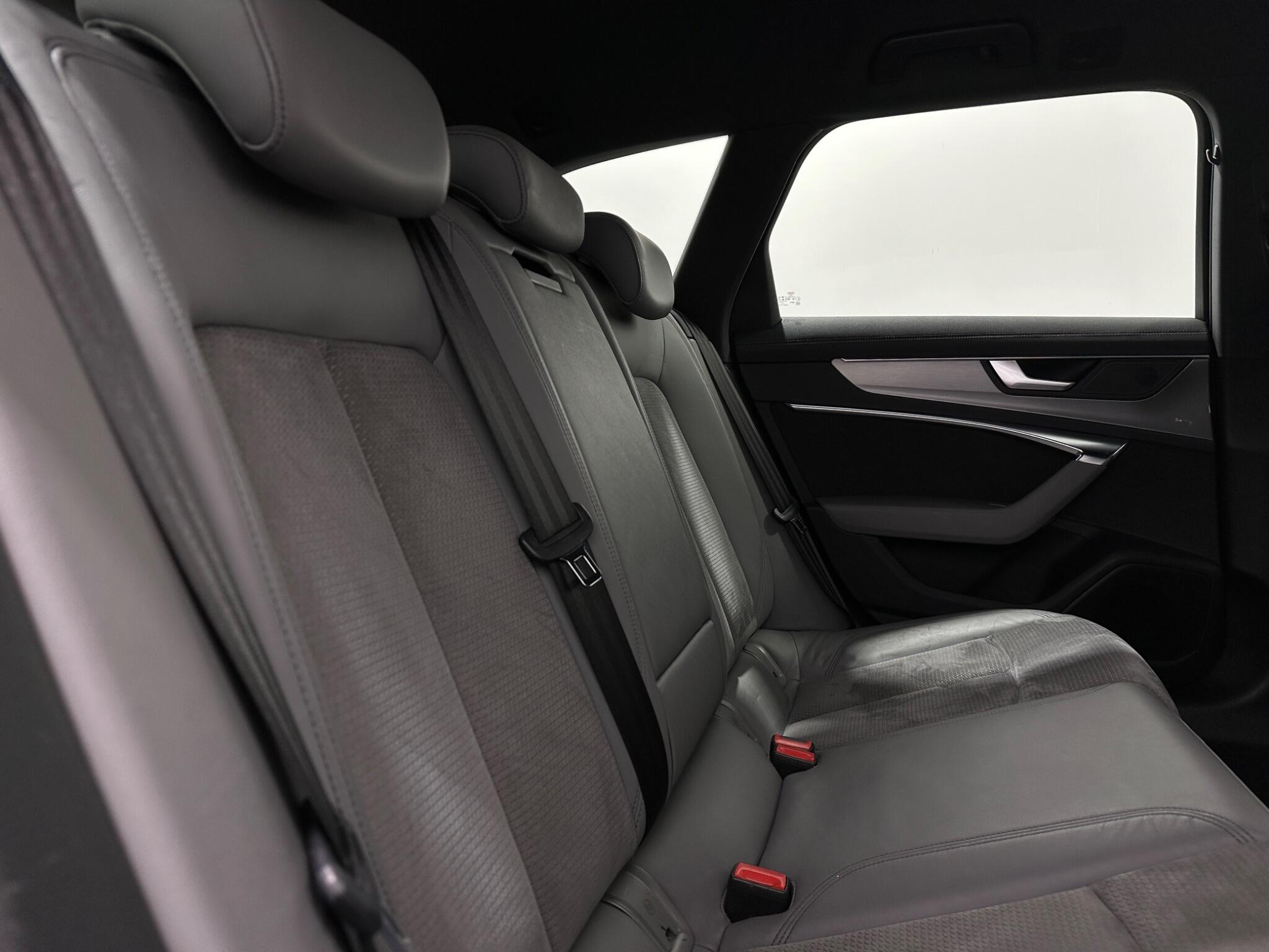 Audi A6 view 44