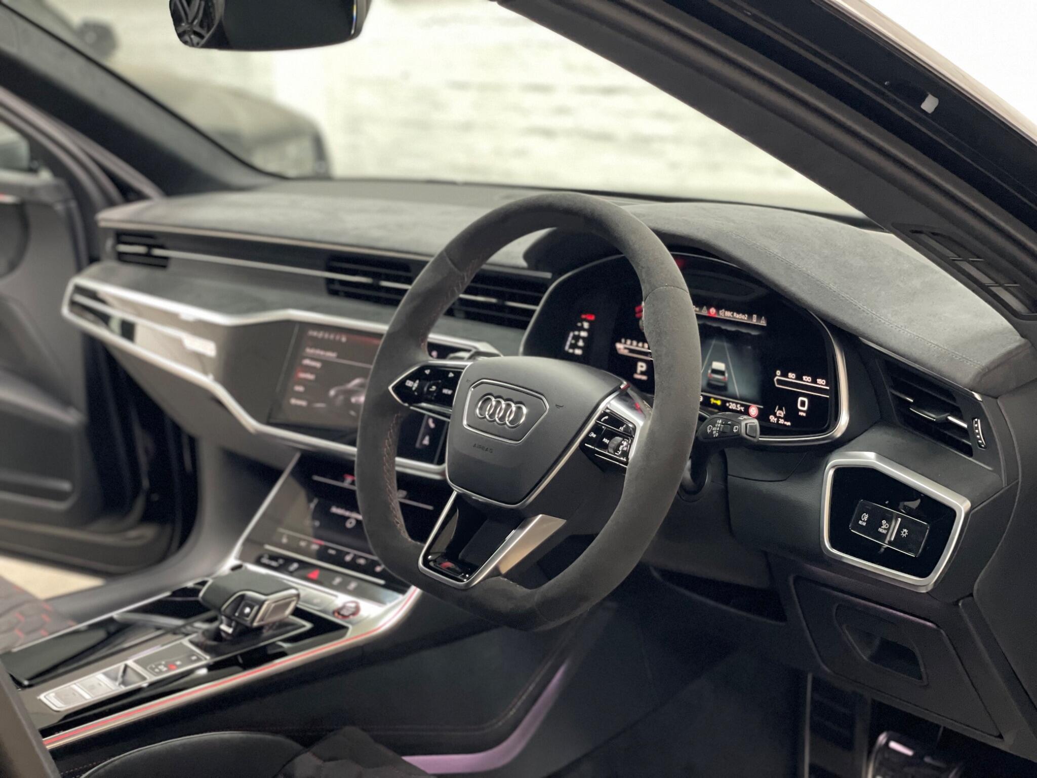 Audi RS6 view 27