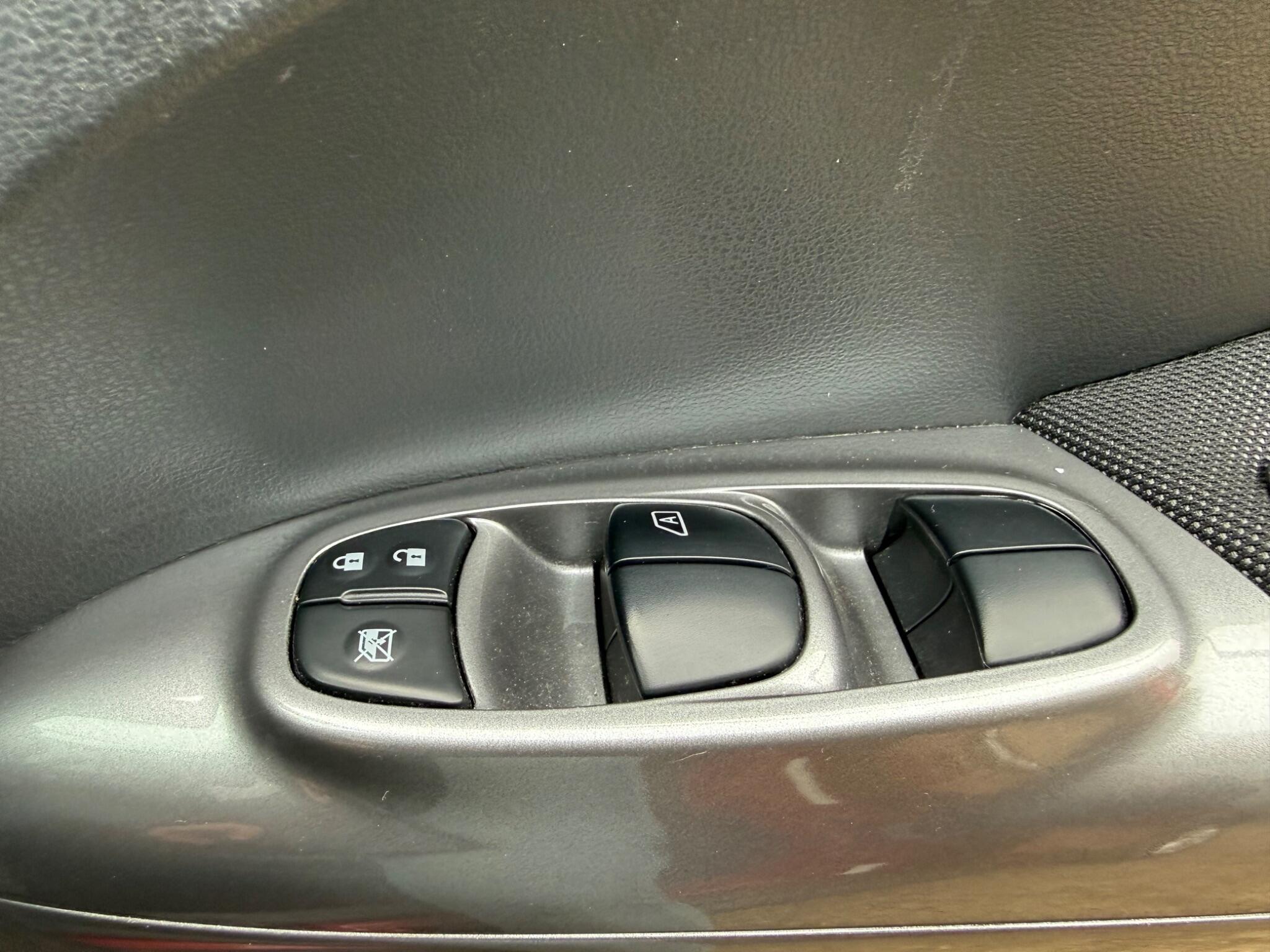 Nissan Juke view 27