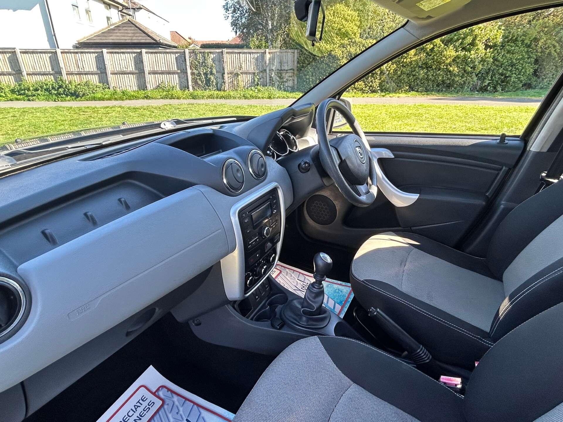 Dacia Duster view 32