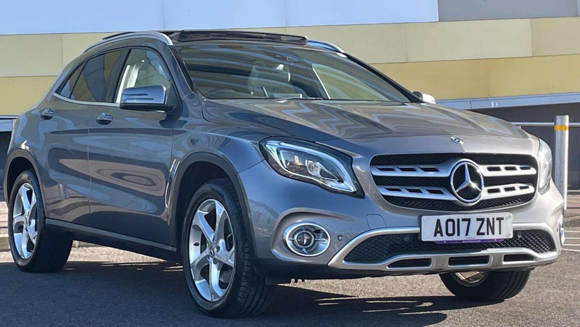 Mercedes-Benz Gla view 29