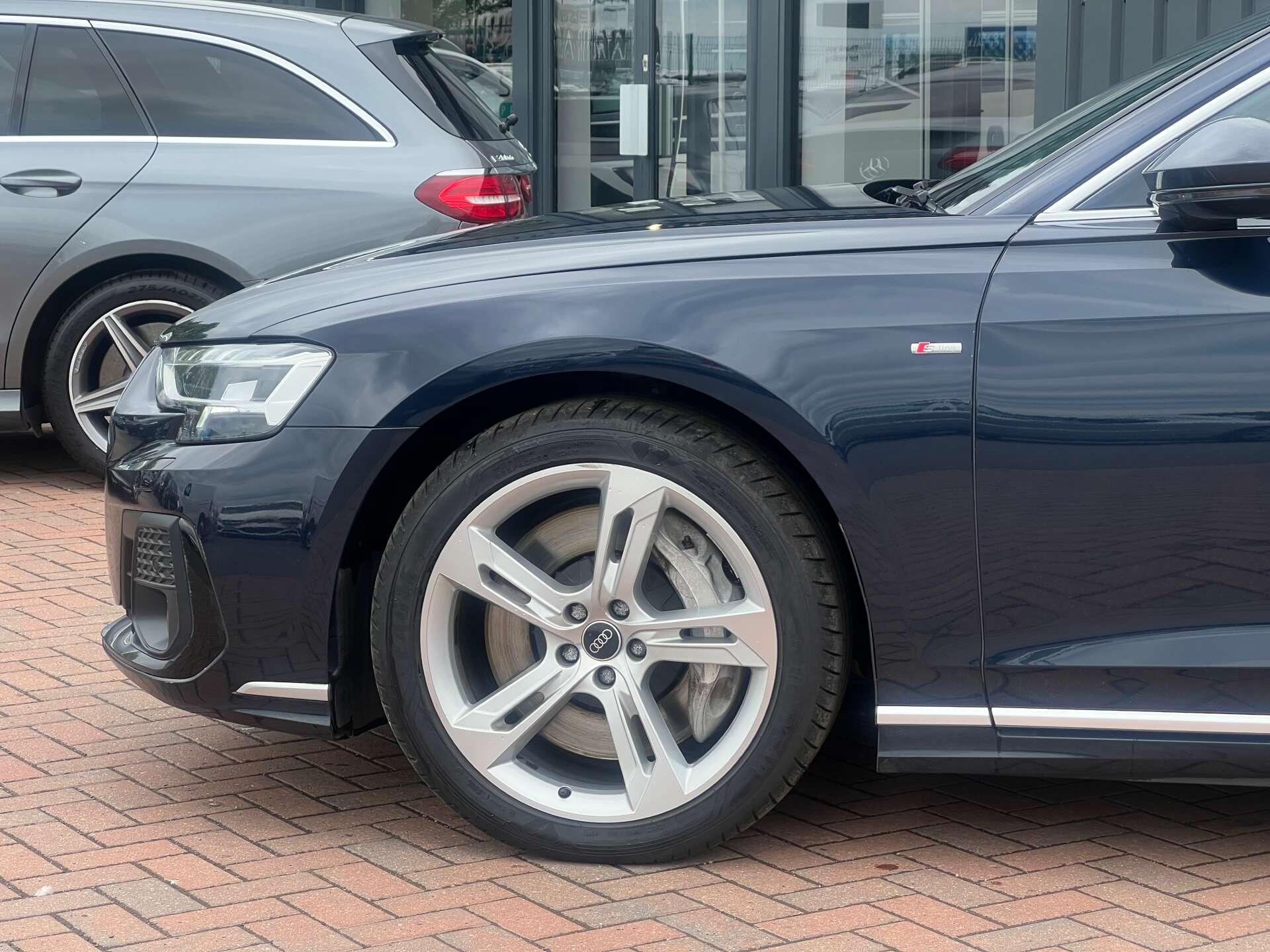 Audi A8 view 15