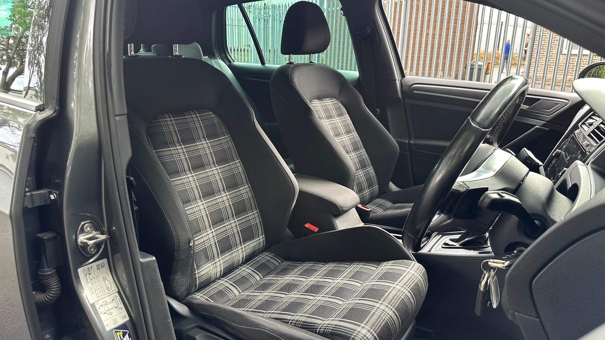 Volkswagen Golf view 15