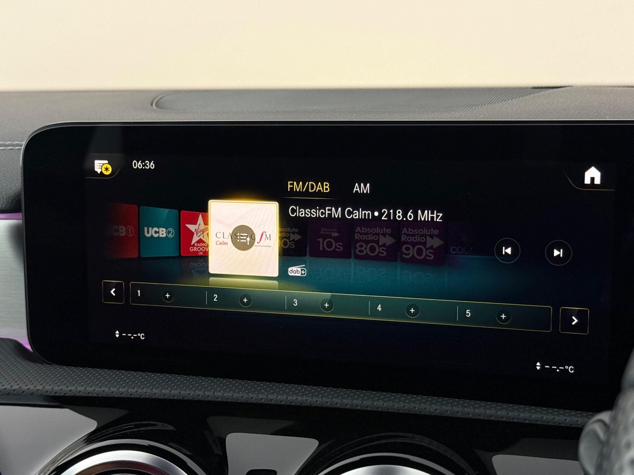 Mercedes-Benz Cla view 29