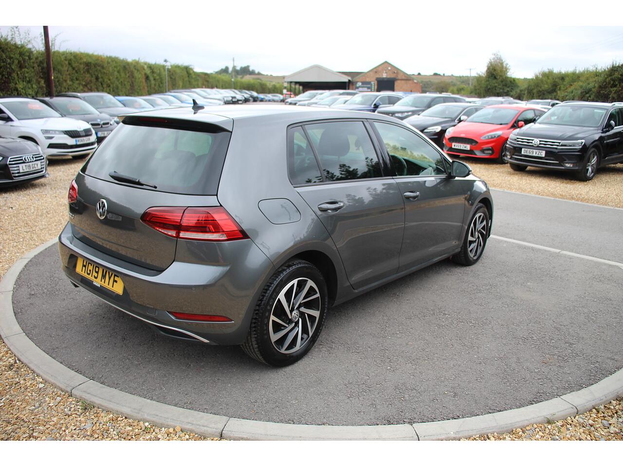 Volkswagen Golf view 9