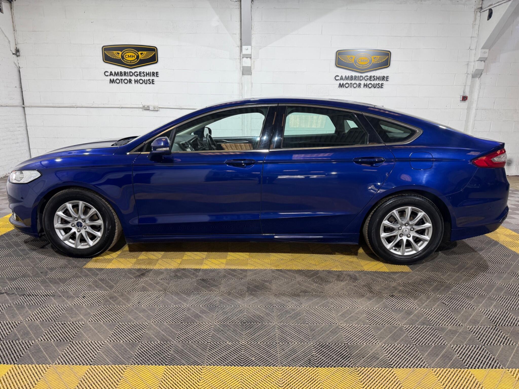 Ford Mondeo view 48