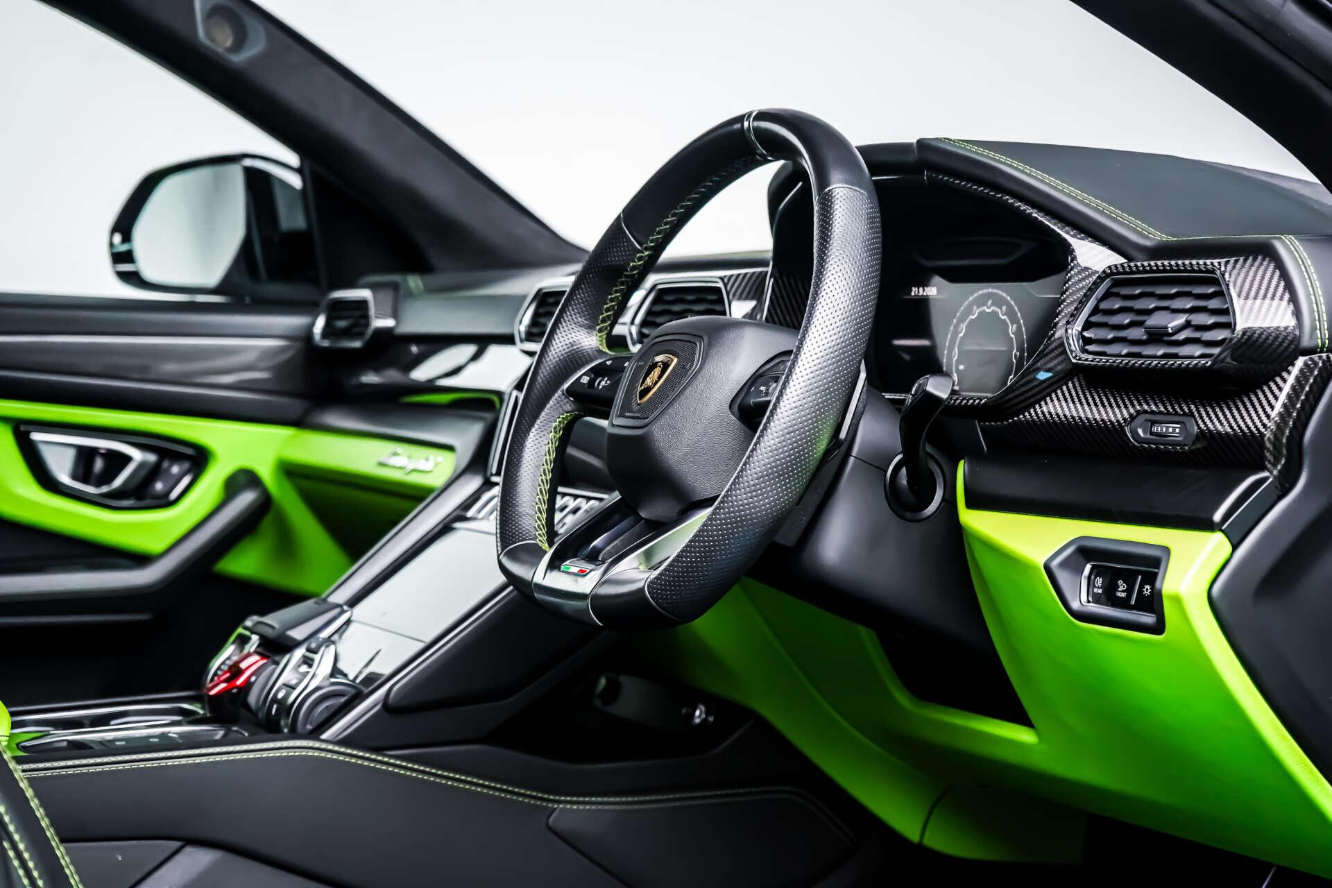 Lamborghini Urus view 12