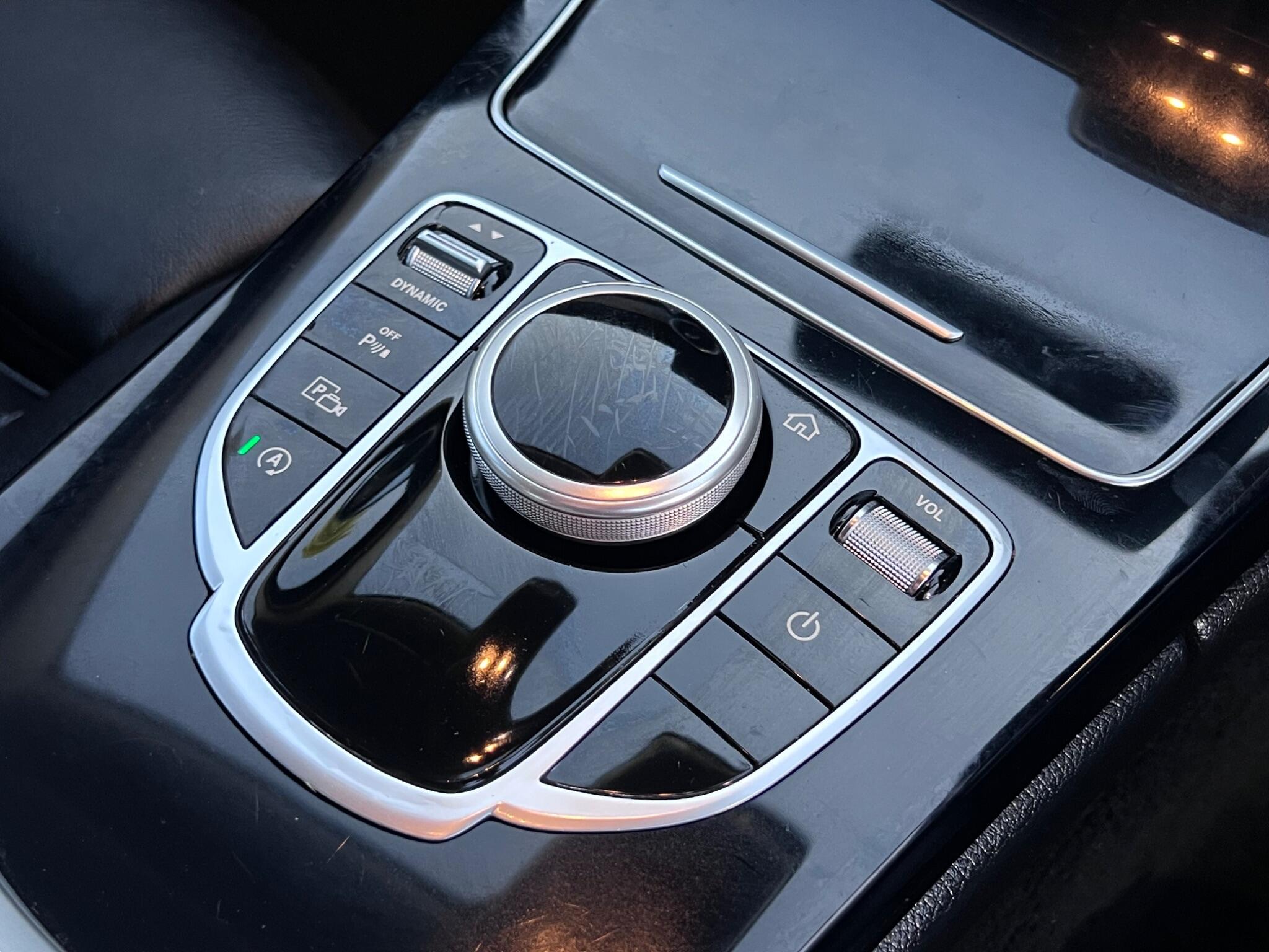 Mercedes-Benz C Class view 26