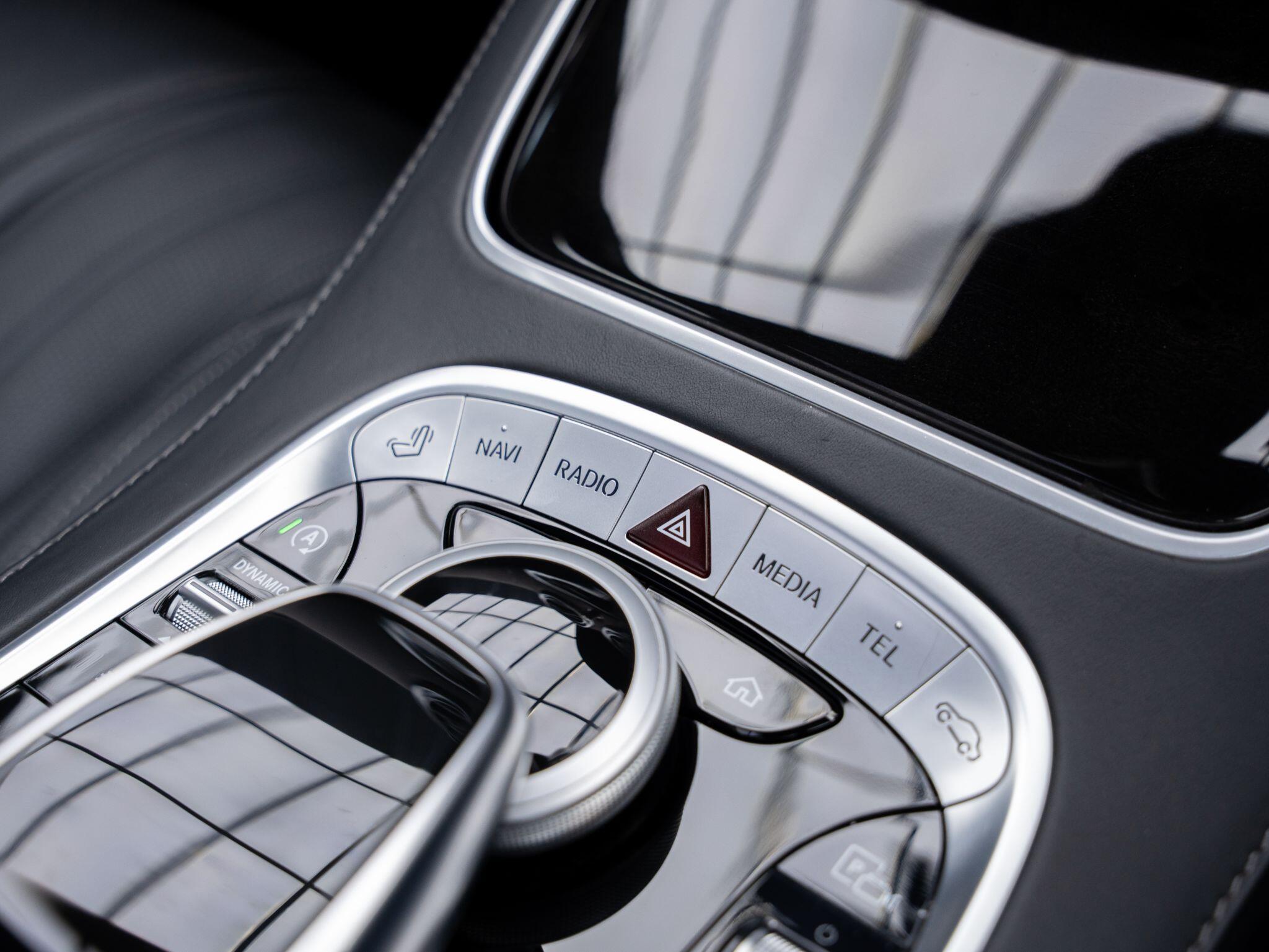 Mercedes-Benz S-Class view 22