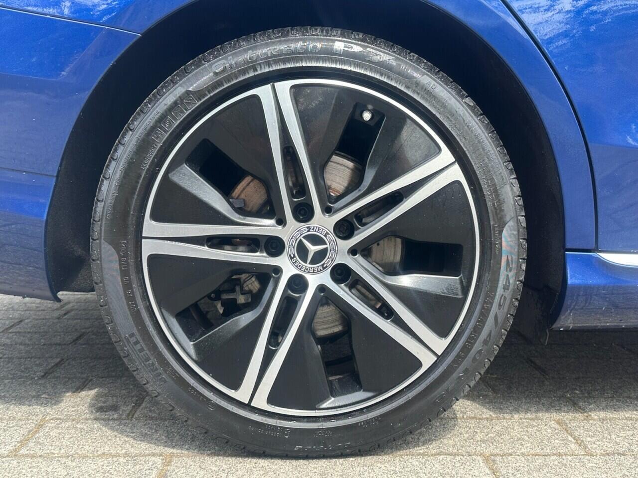 Mercedes-Benz C-Class view 21