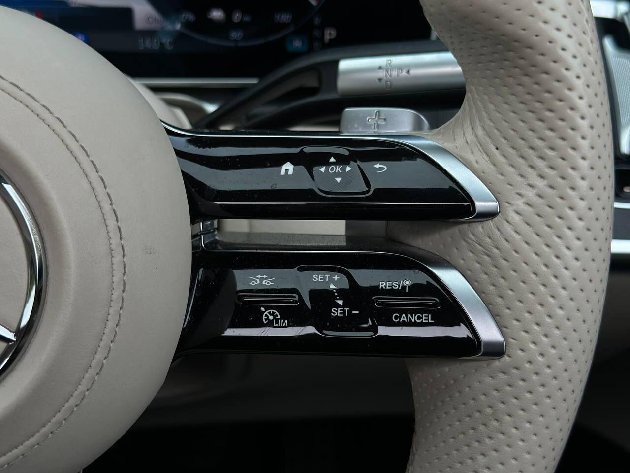 Mercedes-Benz S-Class view 25