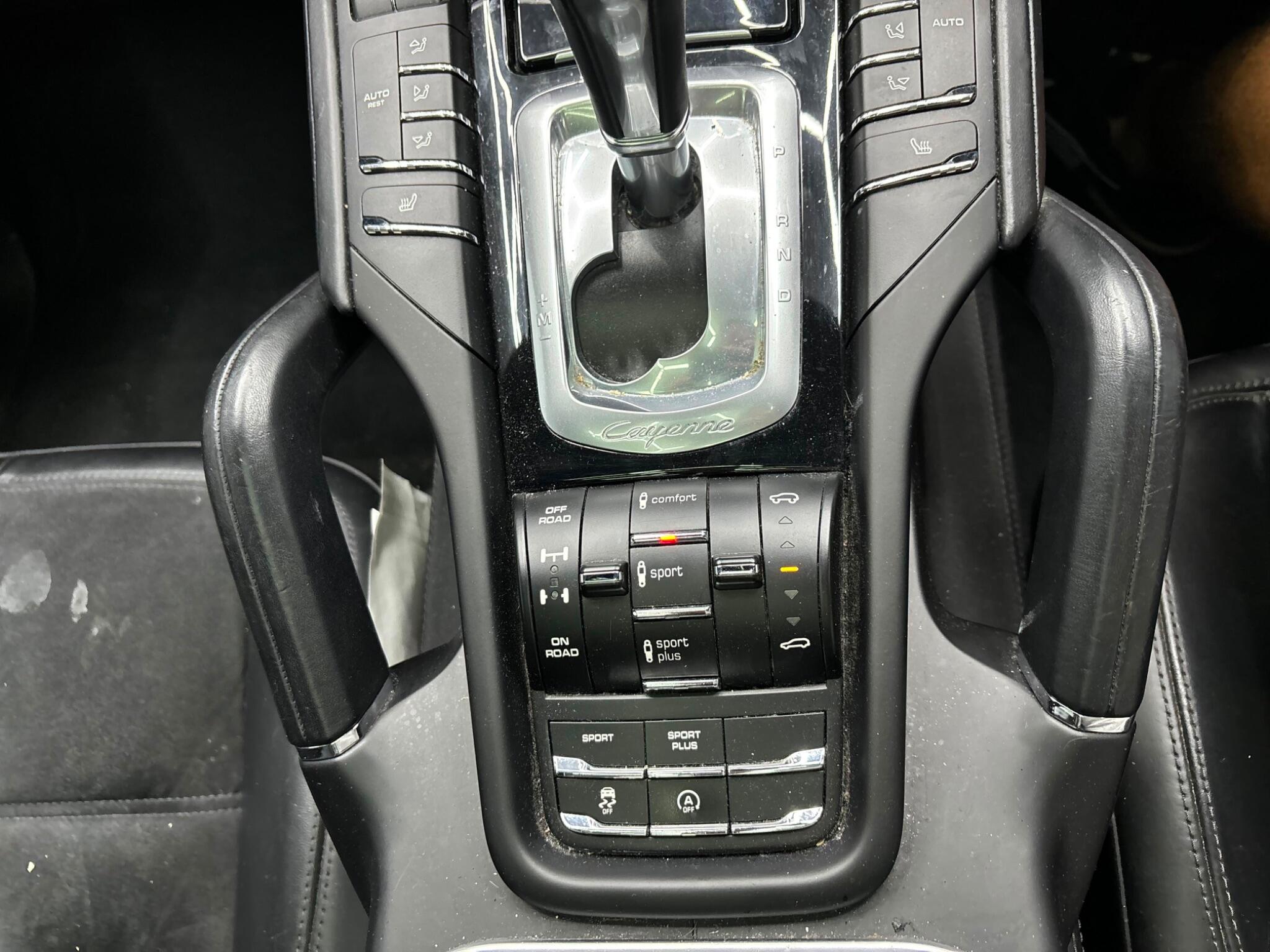 Porsche Cayenne view 25