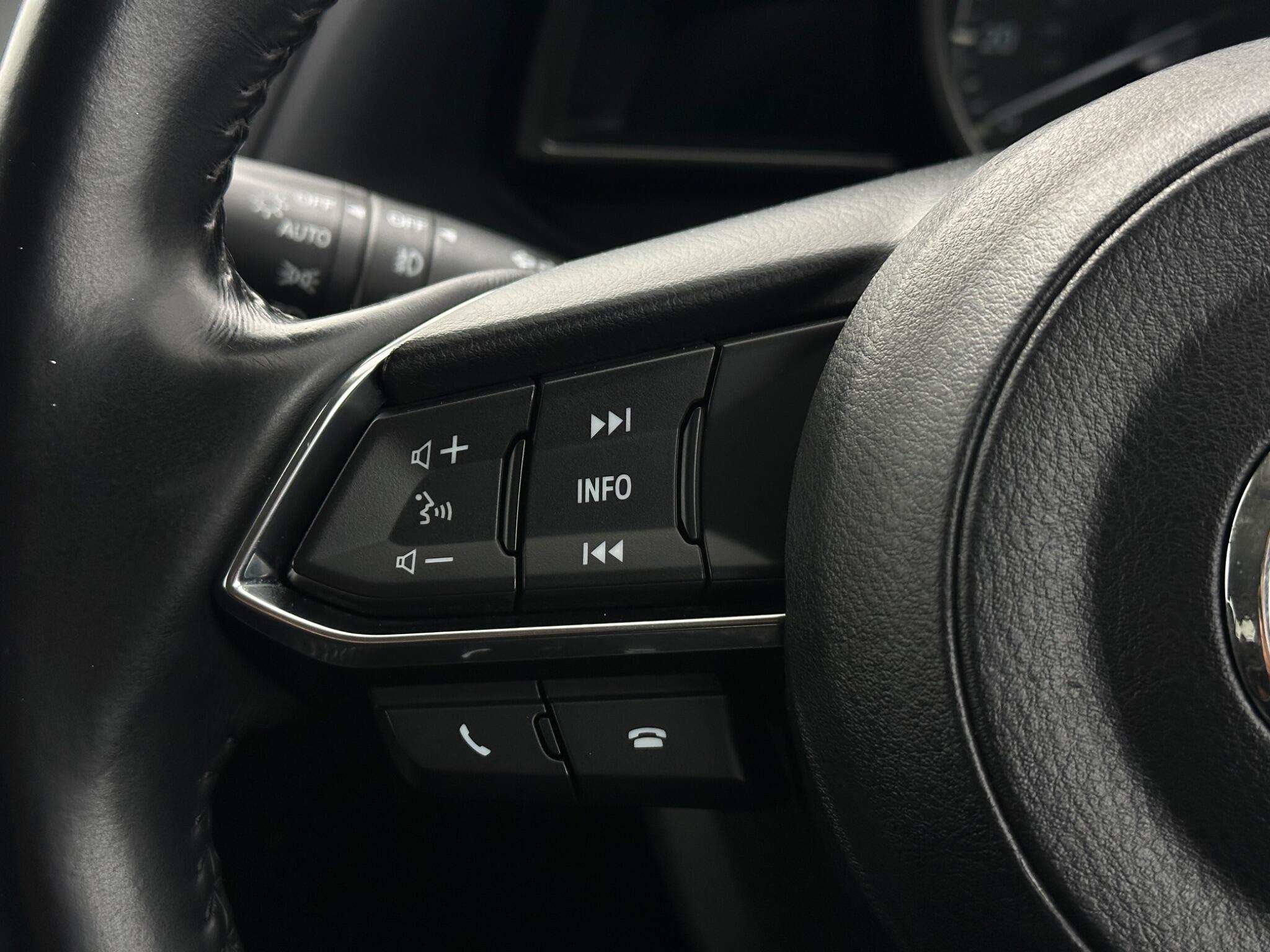 Mazda Mazda3 view 15