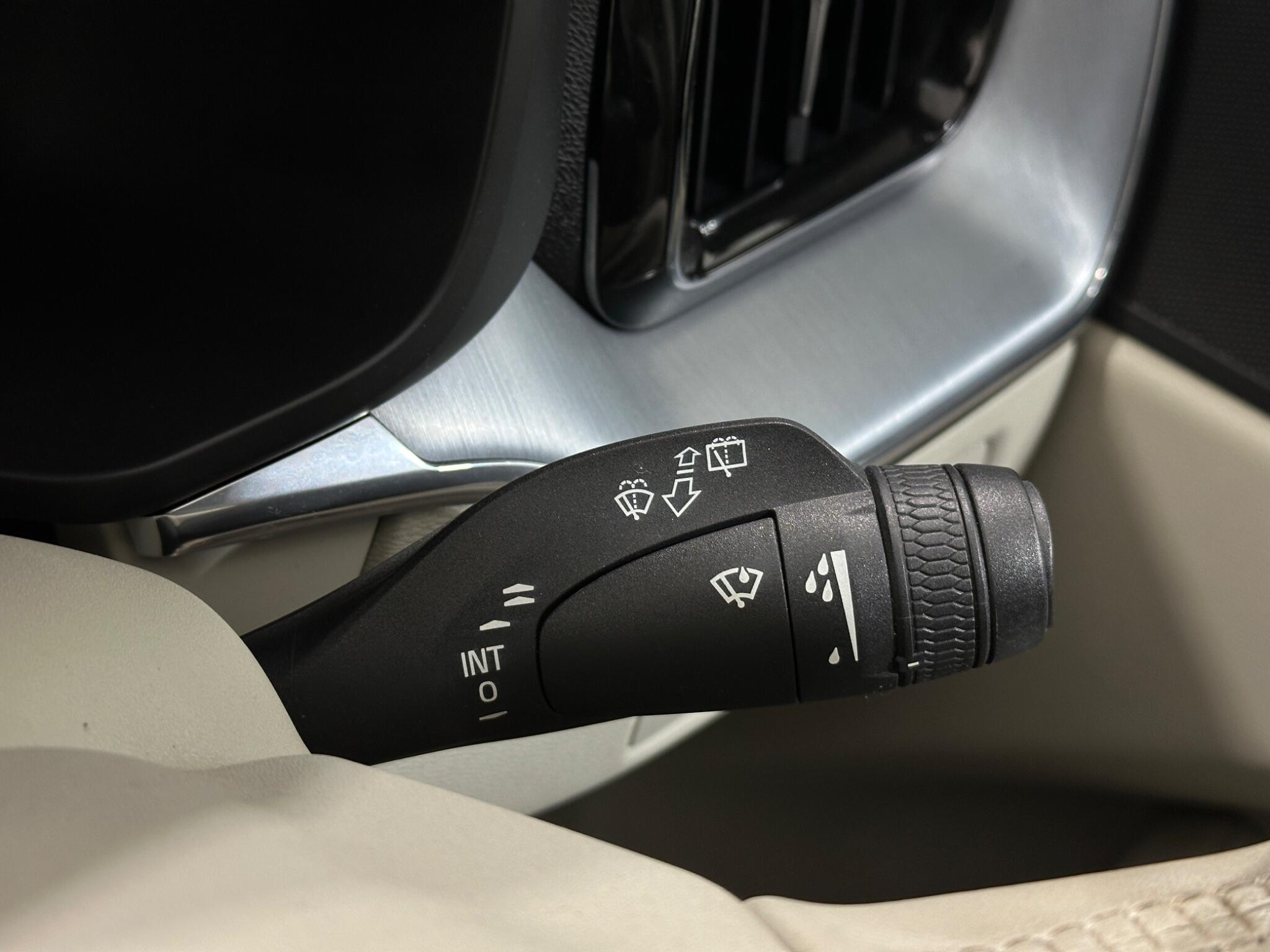 Volvo XC60 view 17
