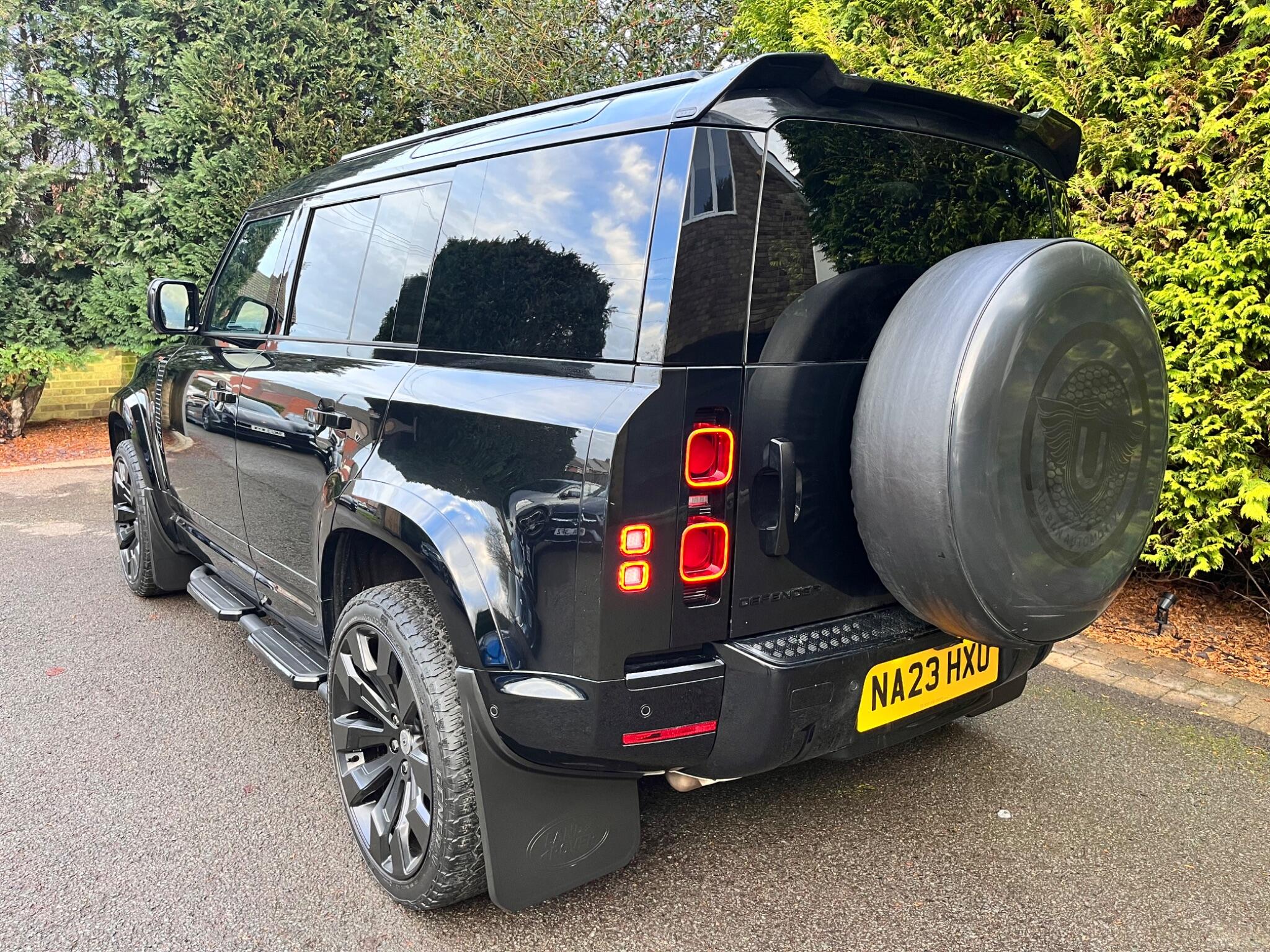 Land Rover Defender view 13