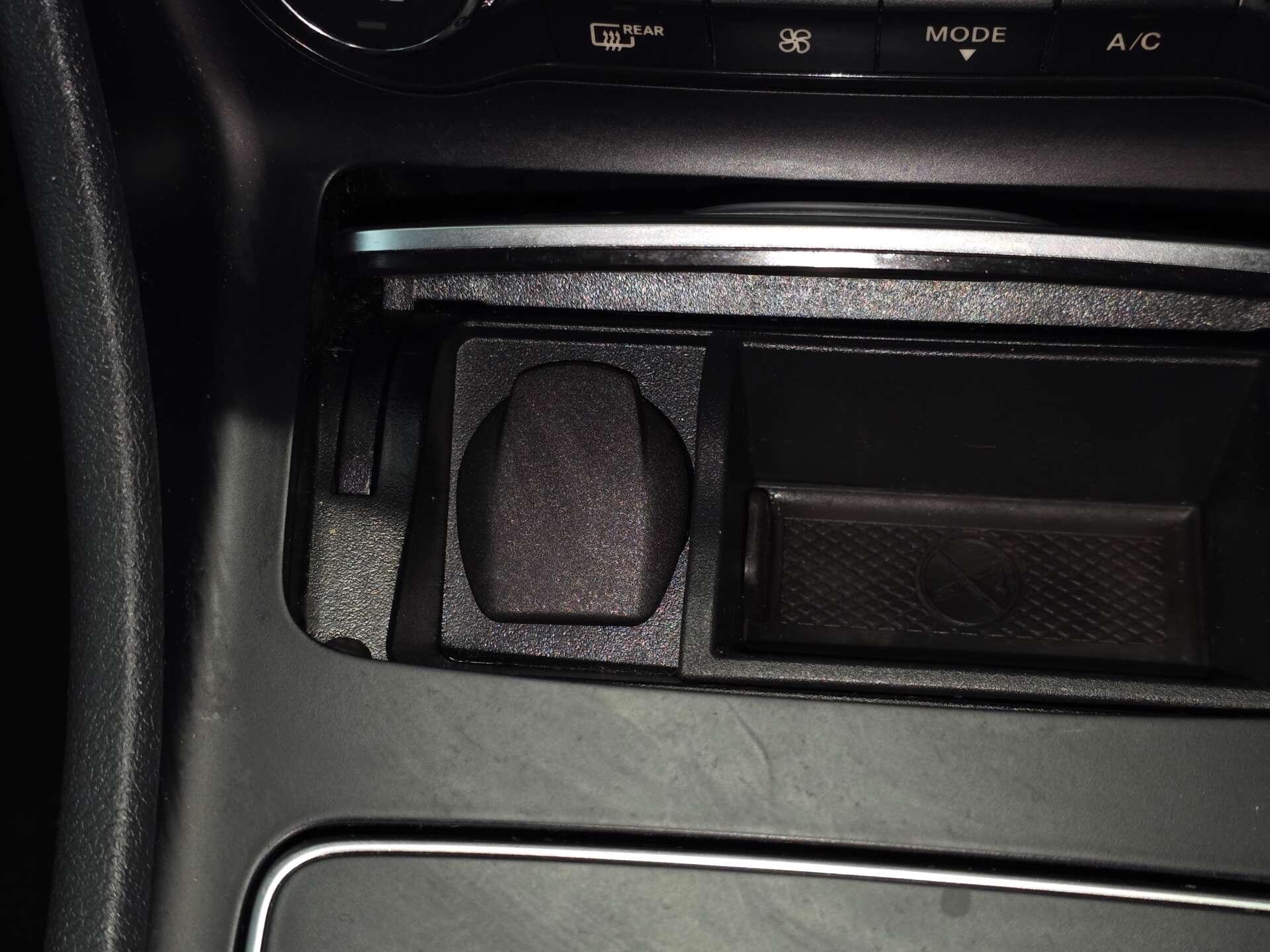 Mercedes-Benz GLA view 34