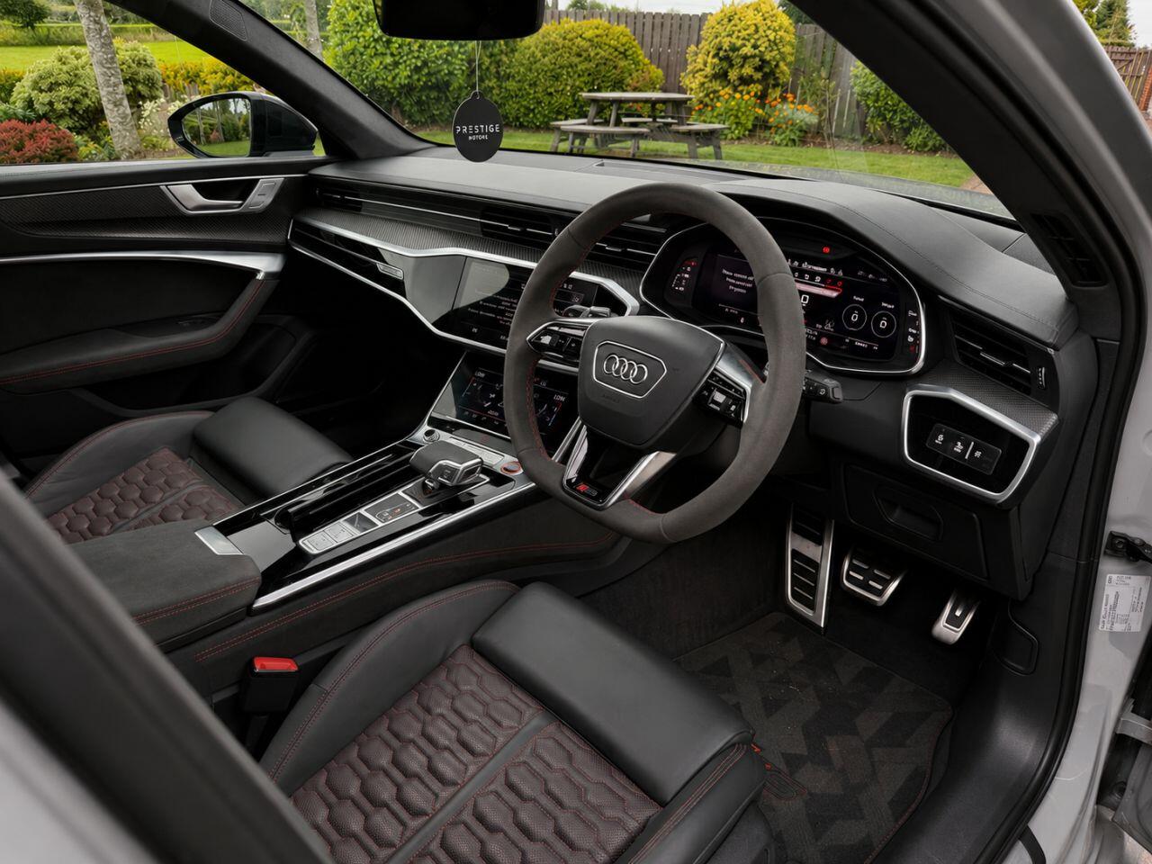 Audi RS6 view 12