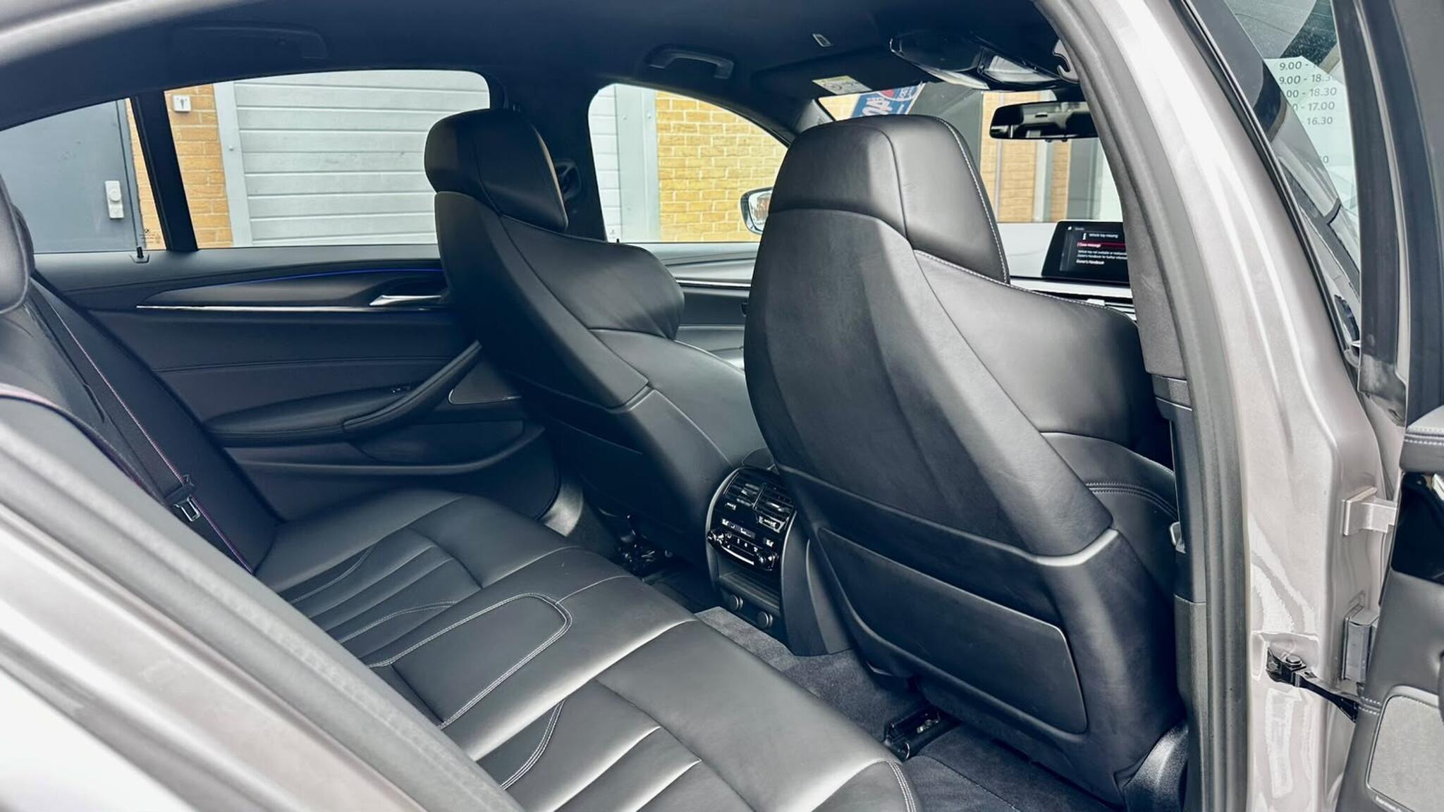 BMW M5 view 36