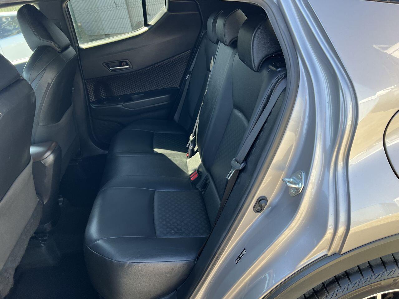 Toyota C-HR view 24