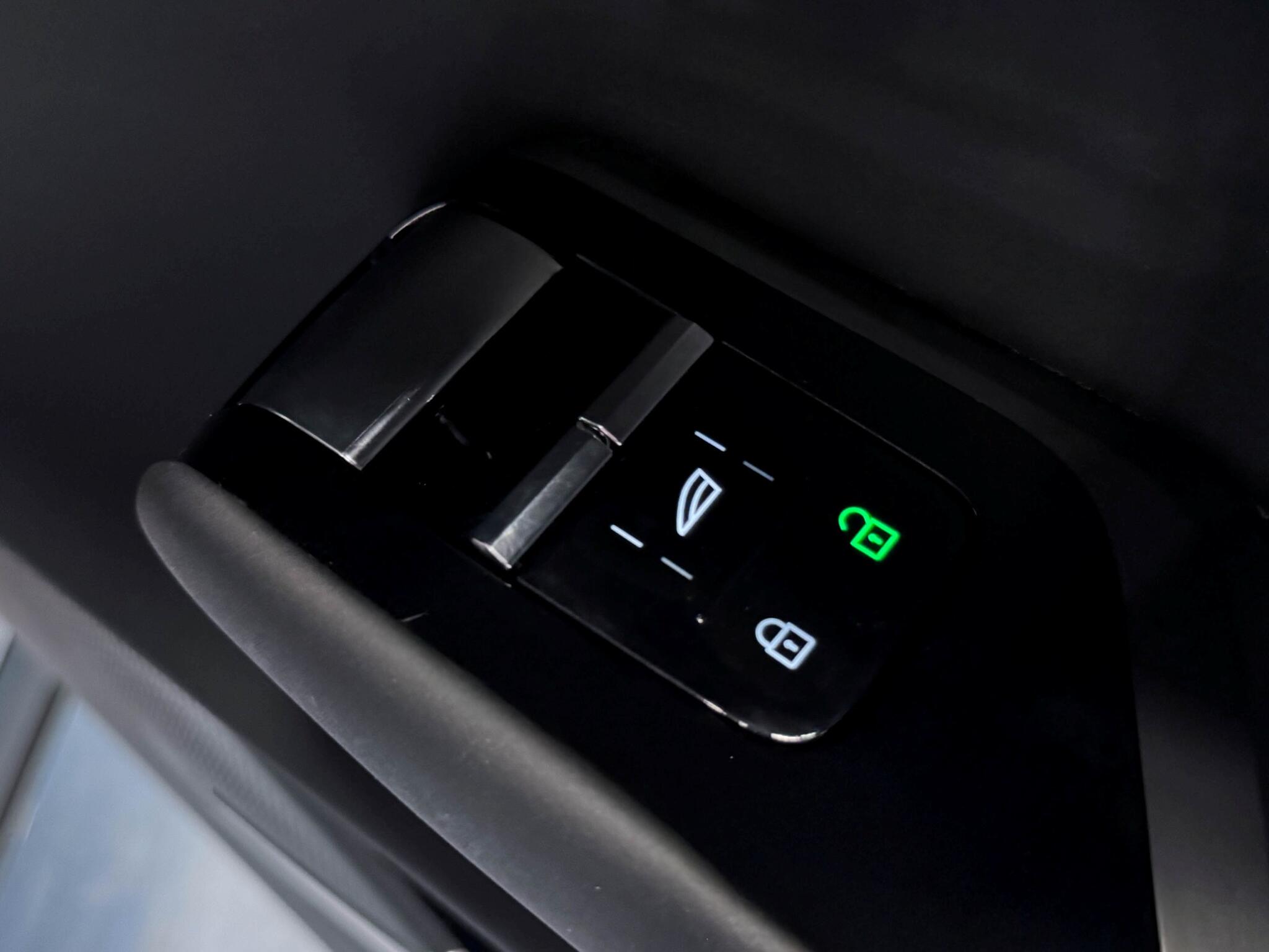 Volvo Ex90 view 40