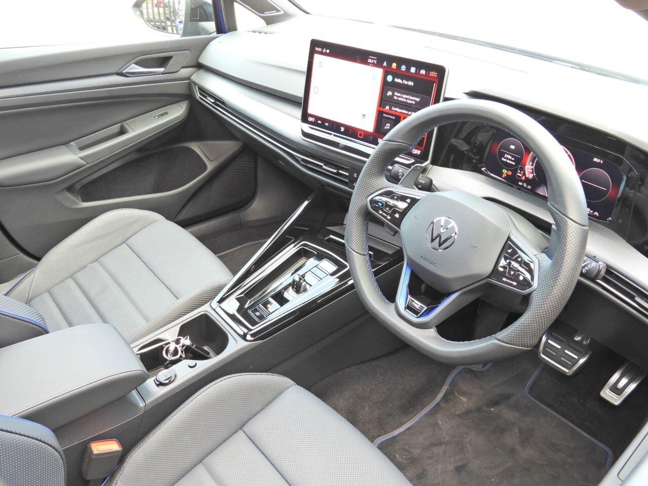 Volkswagen Golf view 4