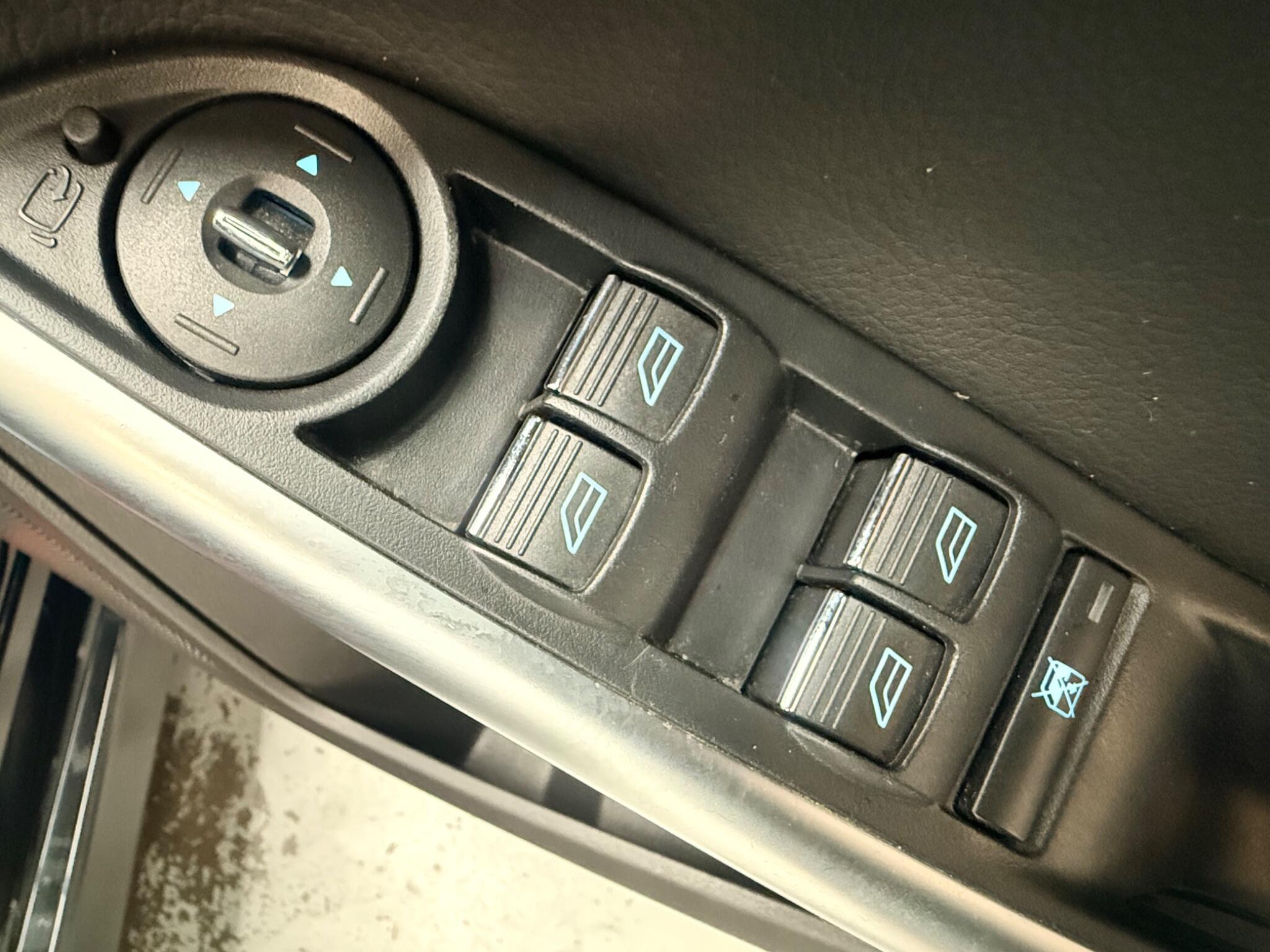 Ford Focus view 26