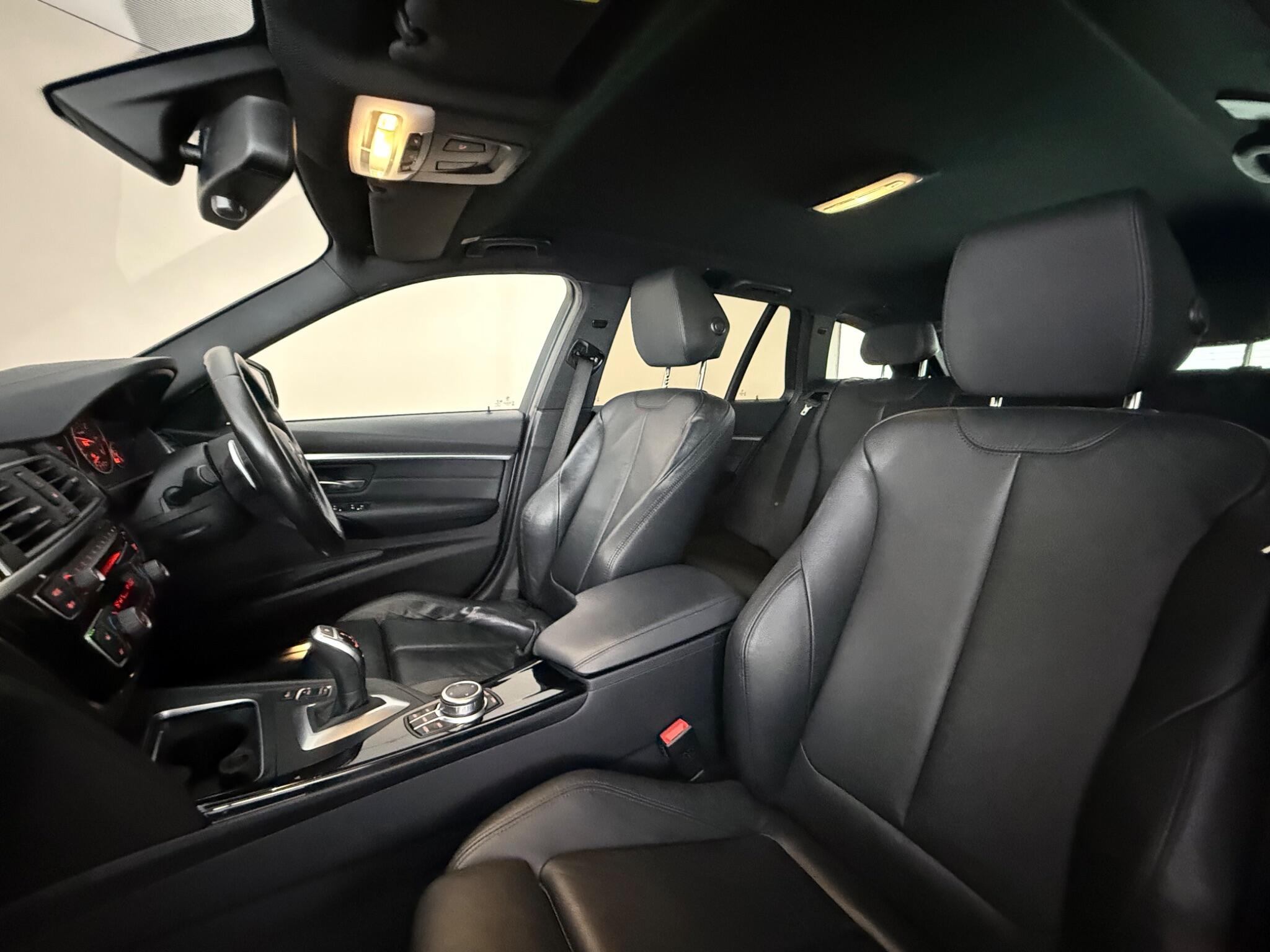 BMW 3 Series view 34