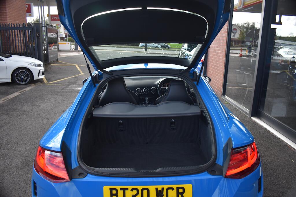 Audi TT view 30