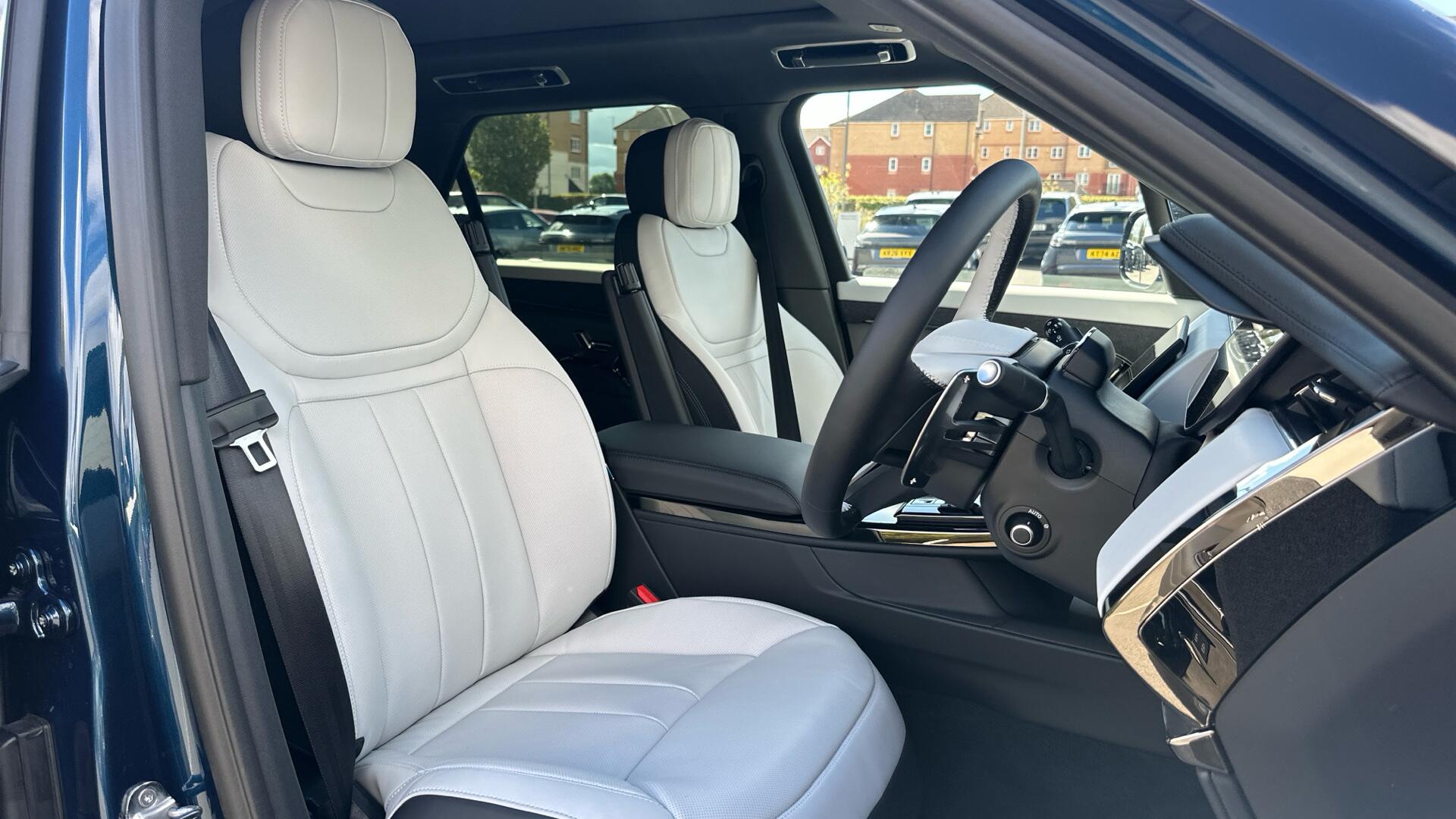 Land Rover Range Rover Sport view 52