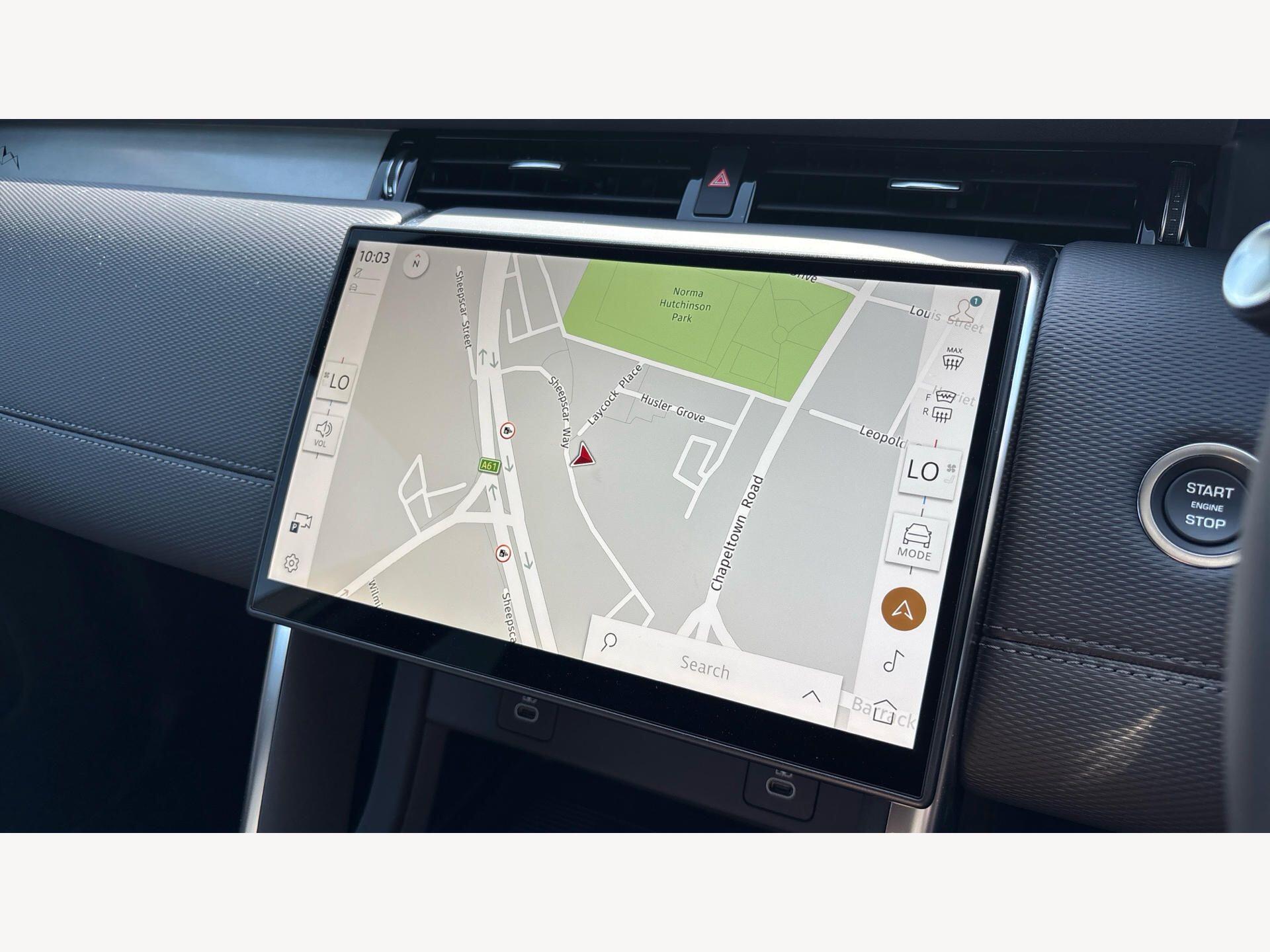 Land Rover Discovery Sport view 13
