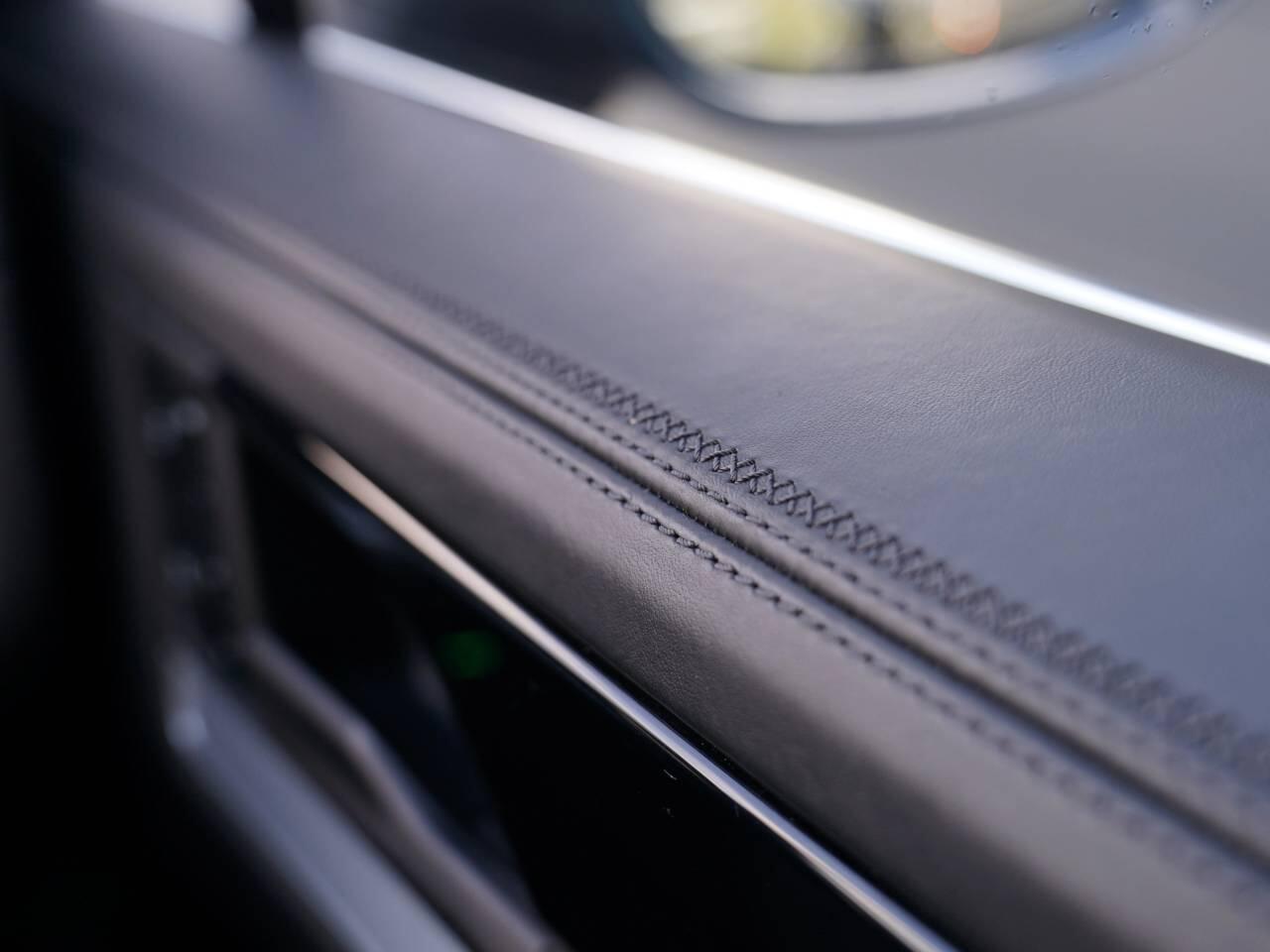 Porsche Cayenne view 43