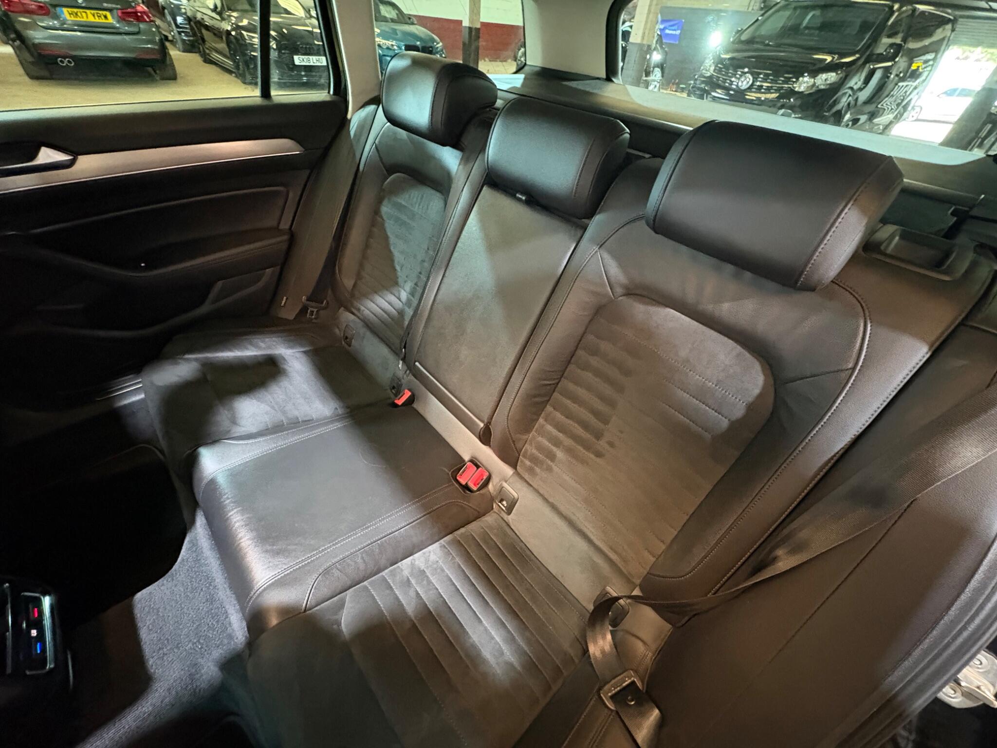 Volkswagen Passat view 88