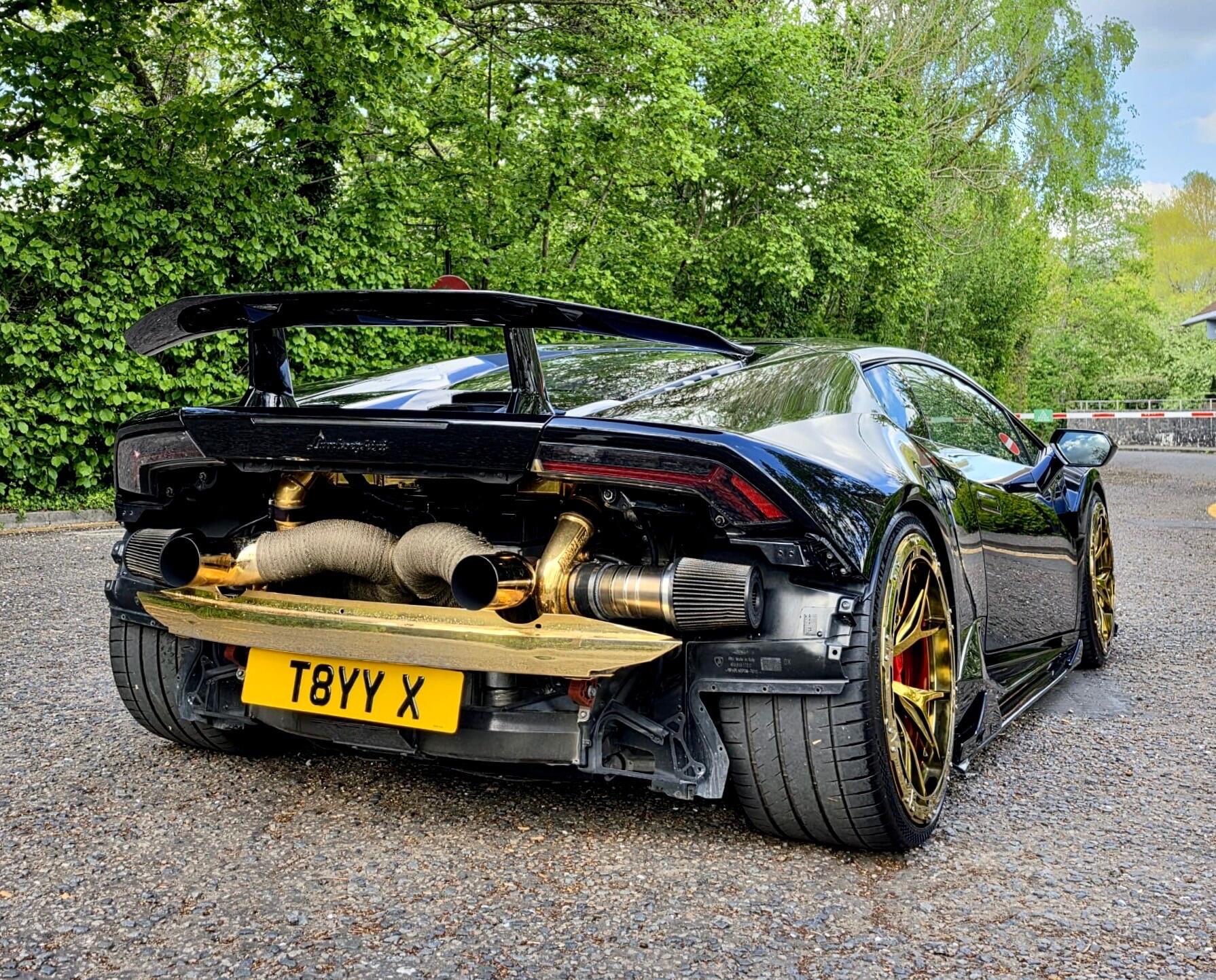 Lamborghini Huracan view 9