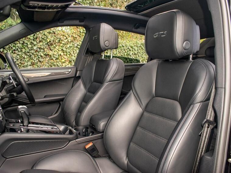 Porsche Macan view 28