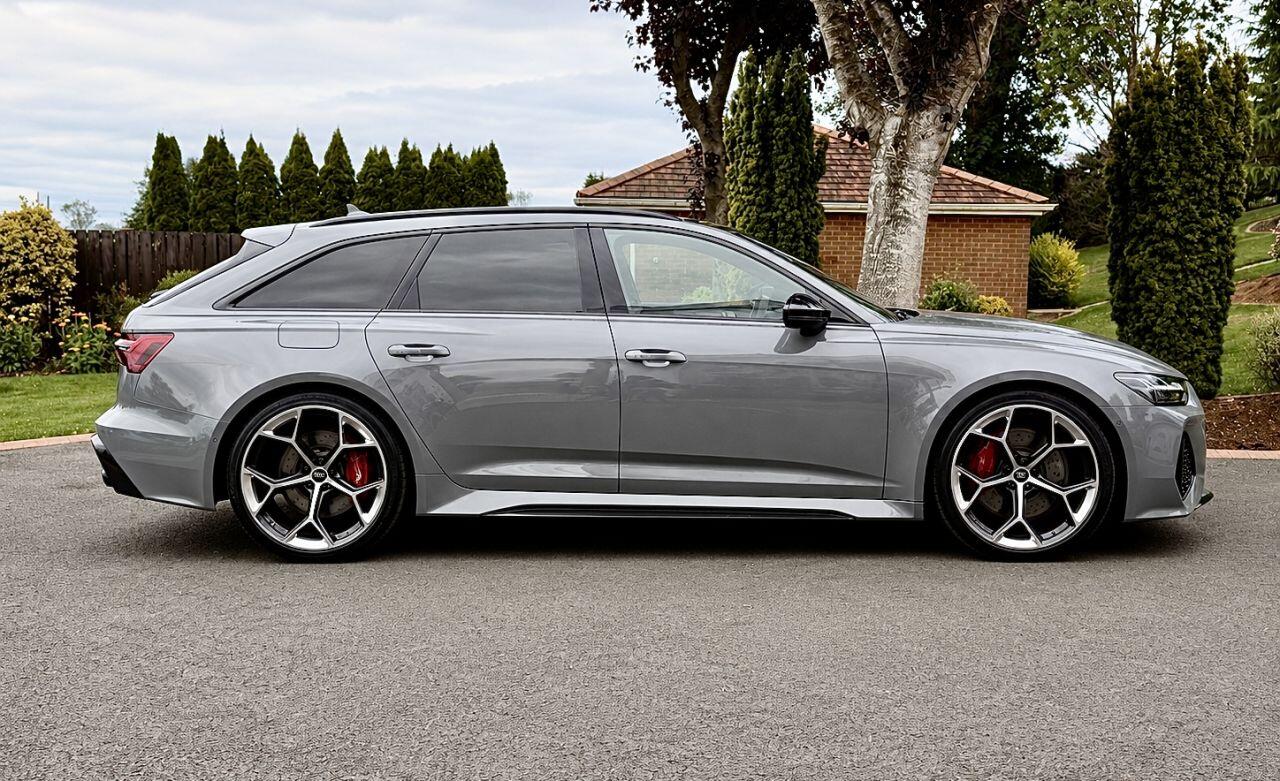 Audi RS6 view 9