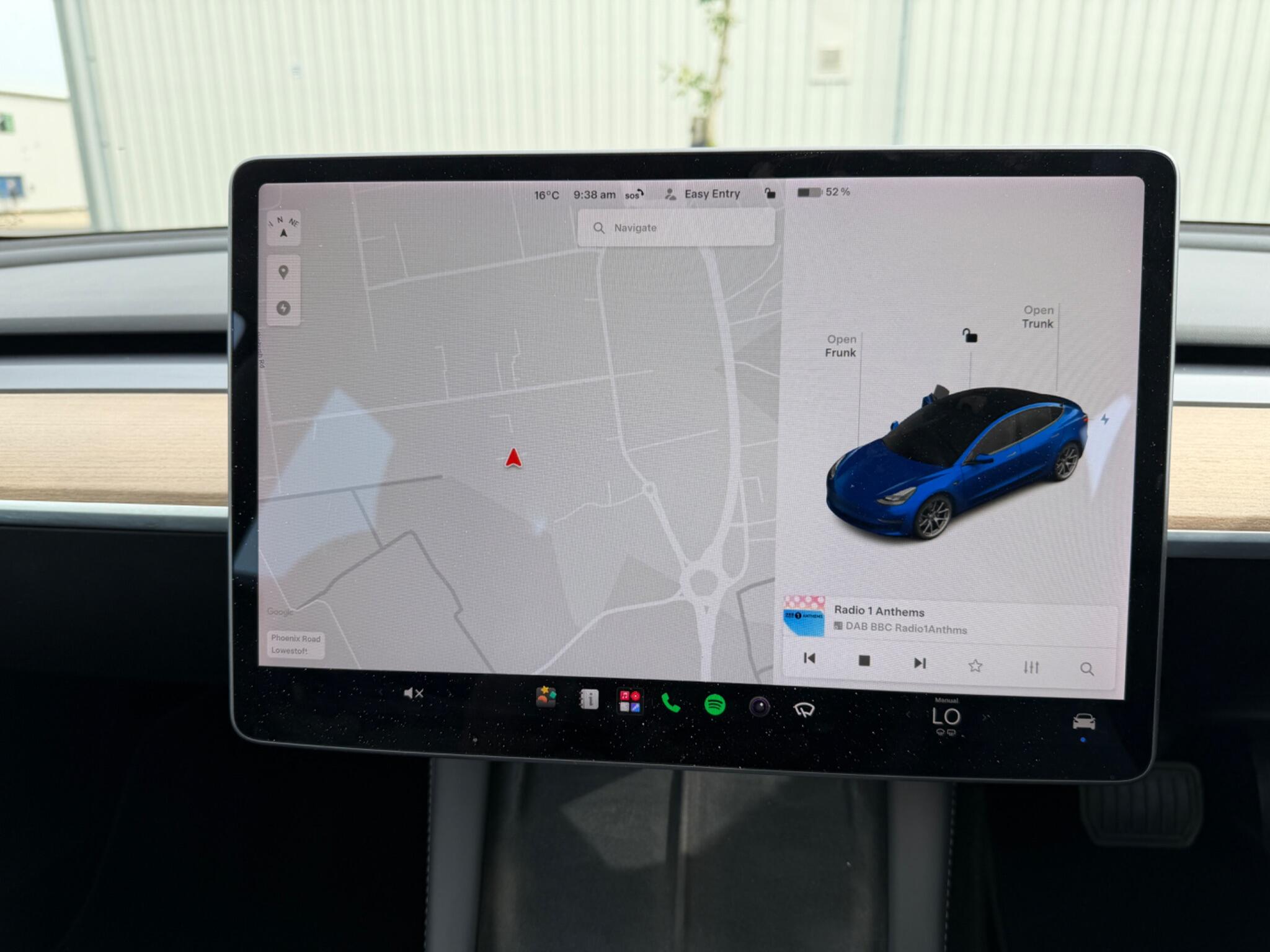 Tesla Model 3 view 40