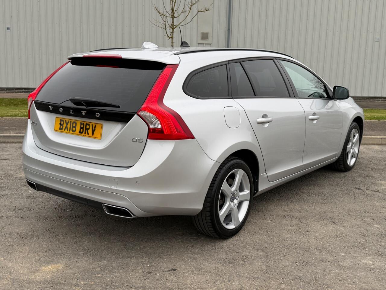 Volvo V60 view 9
