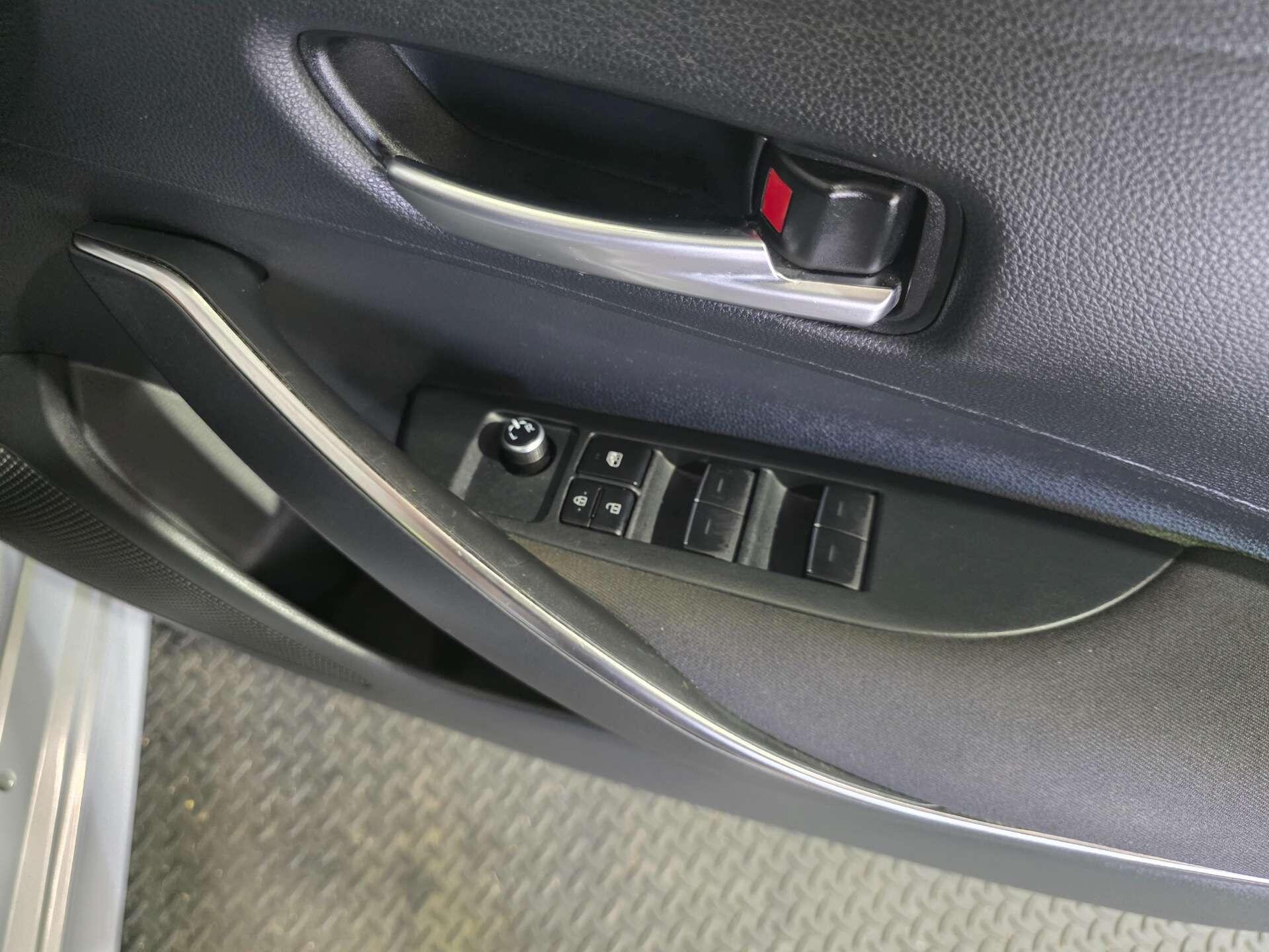 Toyota Corolla view 13