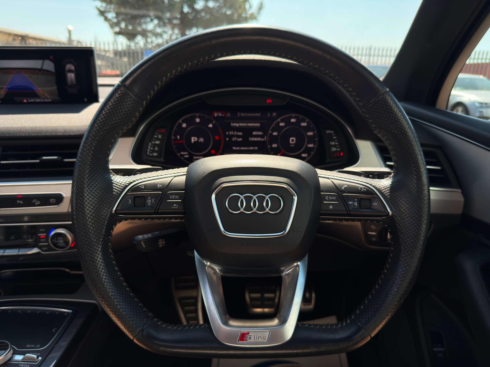 Audi Q7 view 61