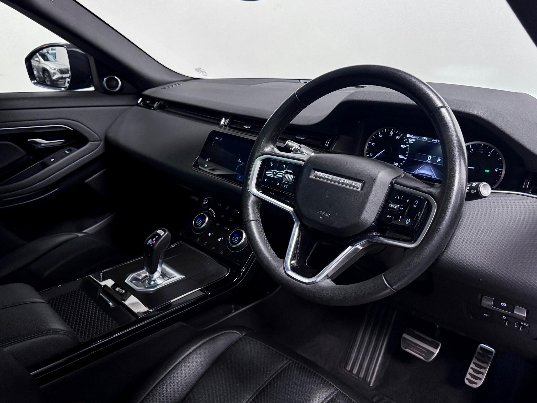 Land Rover Range Rover Evoque view 19