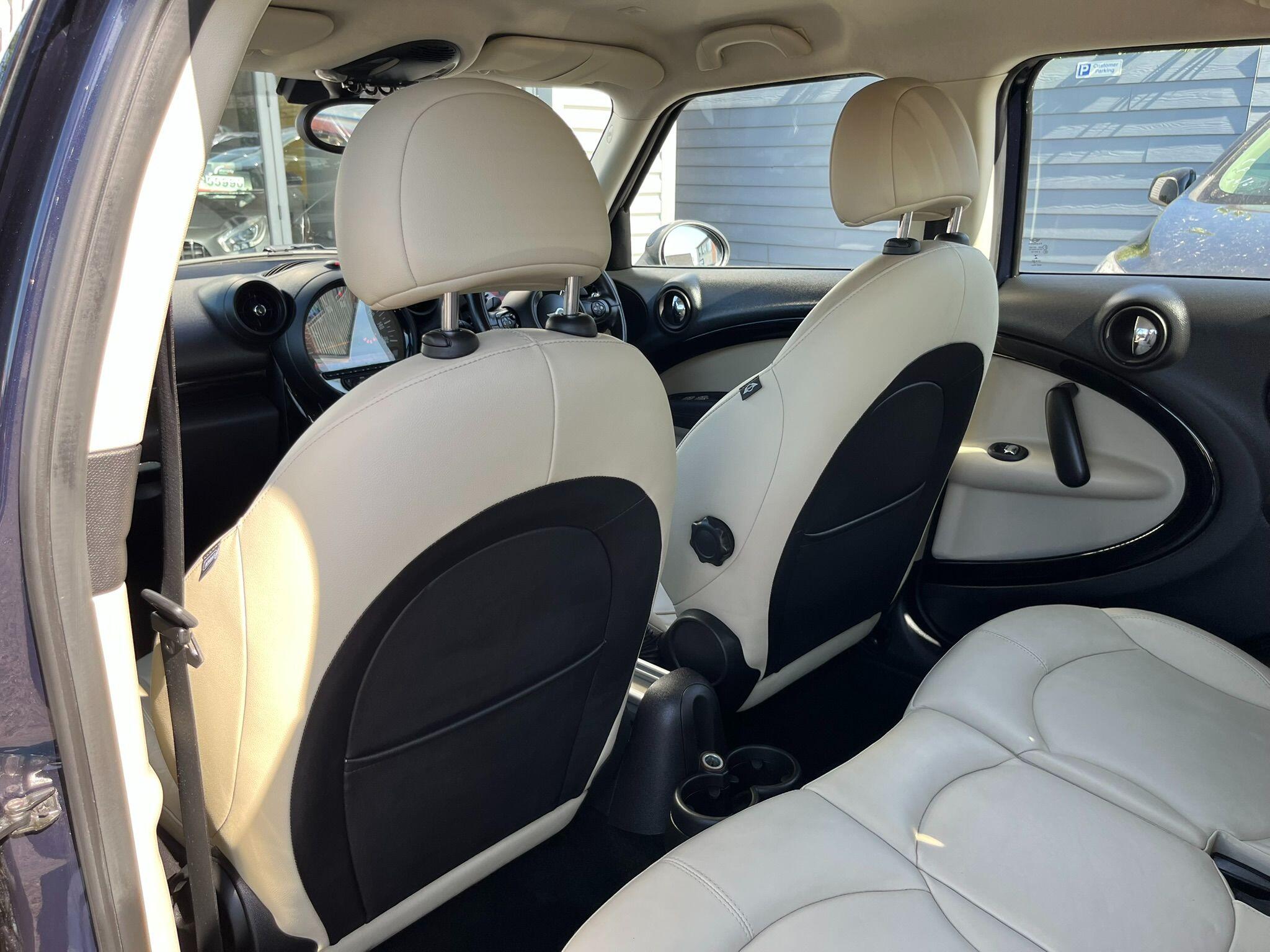 Mini Countryman view 28