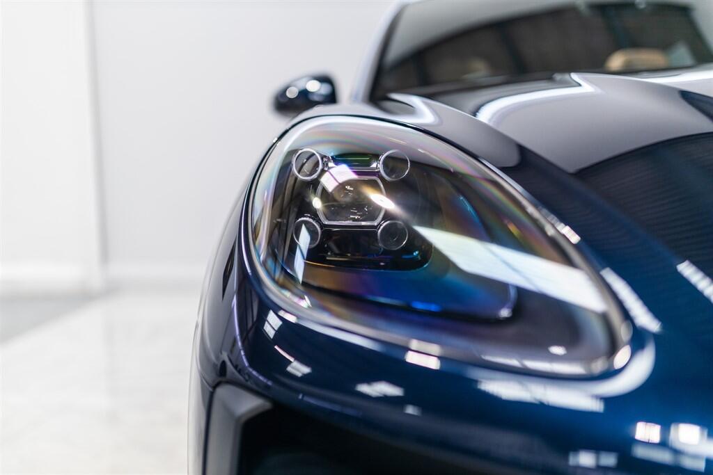 Porsche Macan view 13