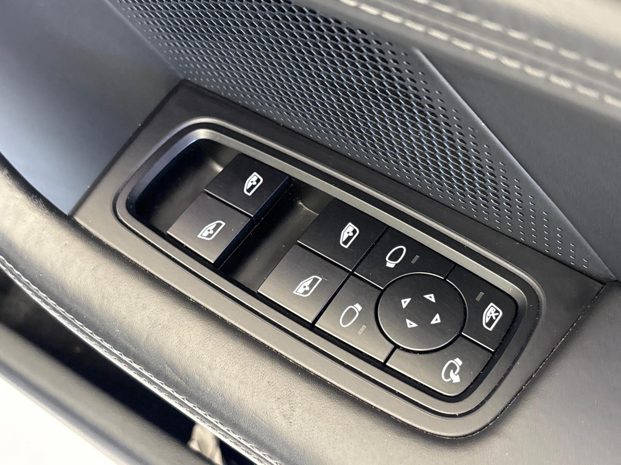 Porsche Taycan view 37