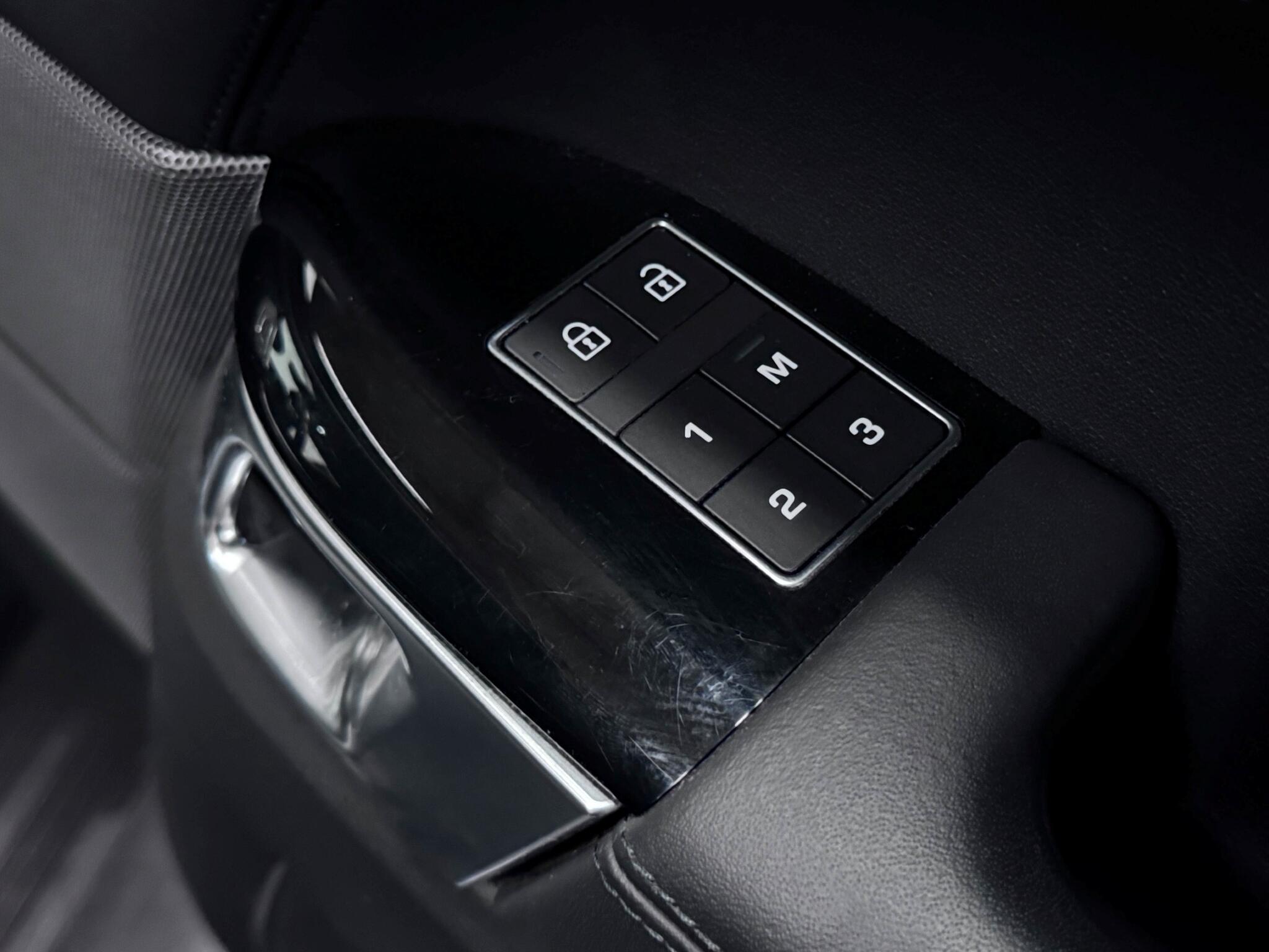 Land Rover Range Rover Sport view 21