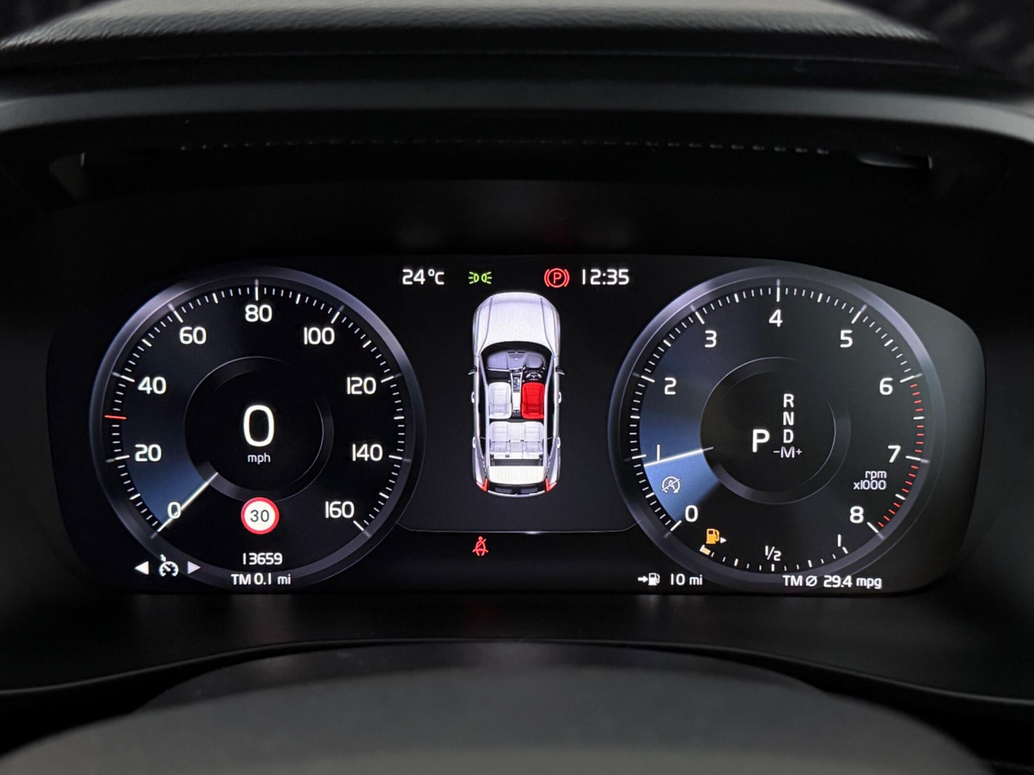 Volvo XC40 view 15