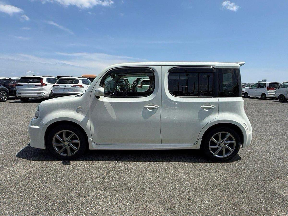Nissan Cube view 6