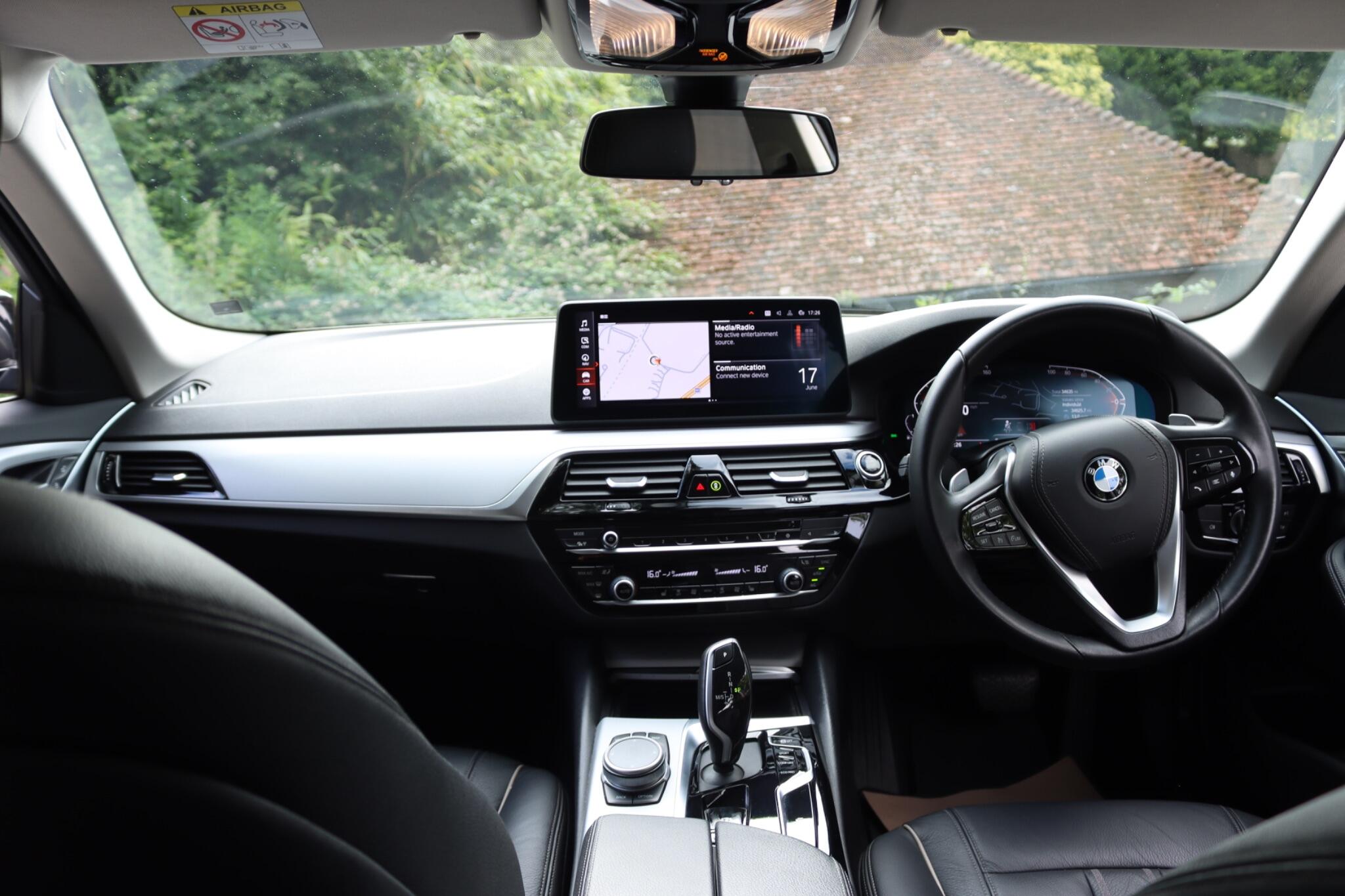 BMW 5 Series view 8