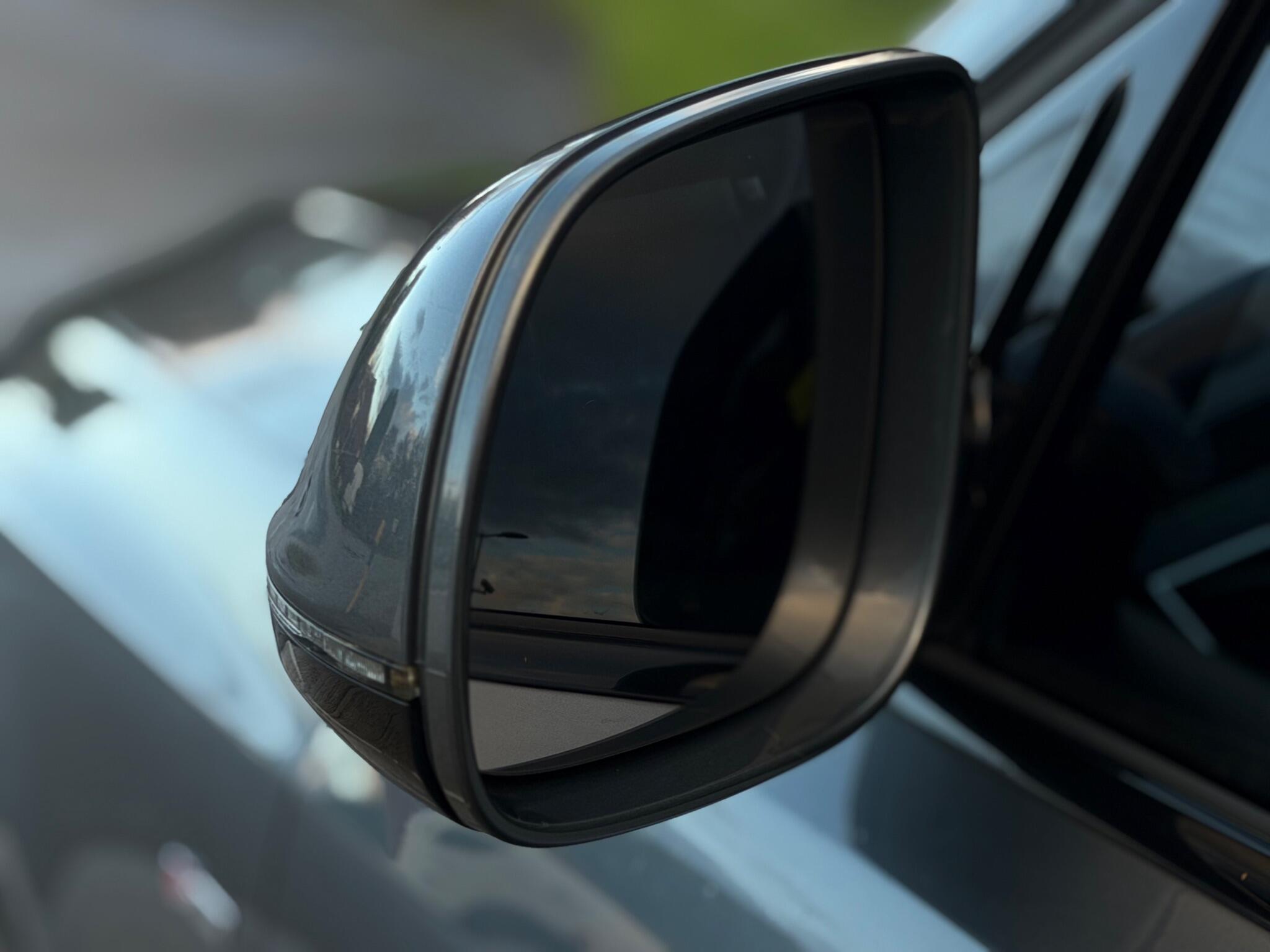 Audi Q5 view 32